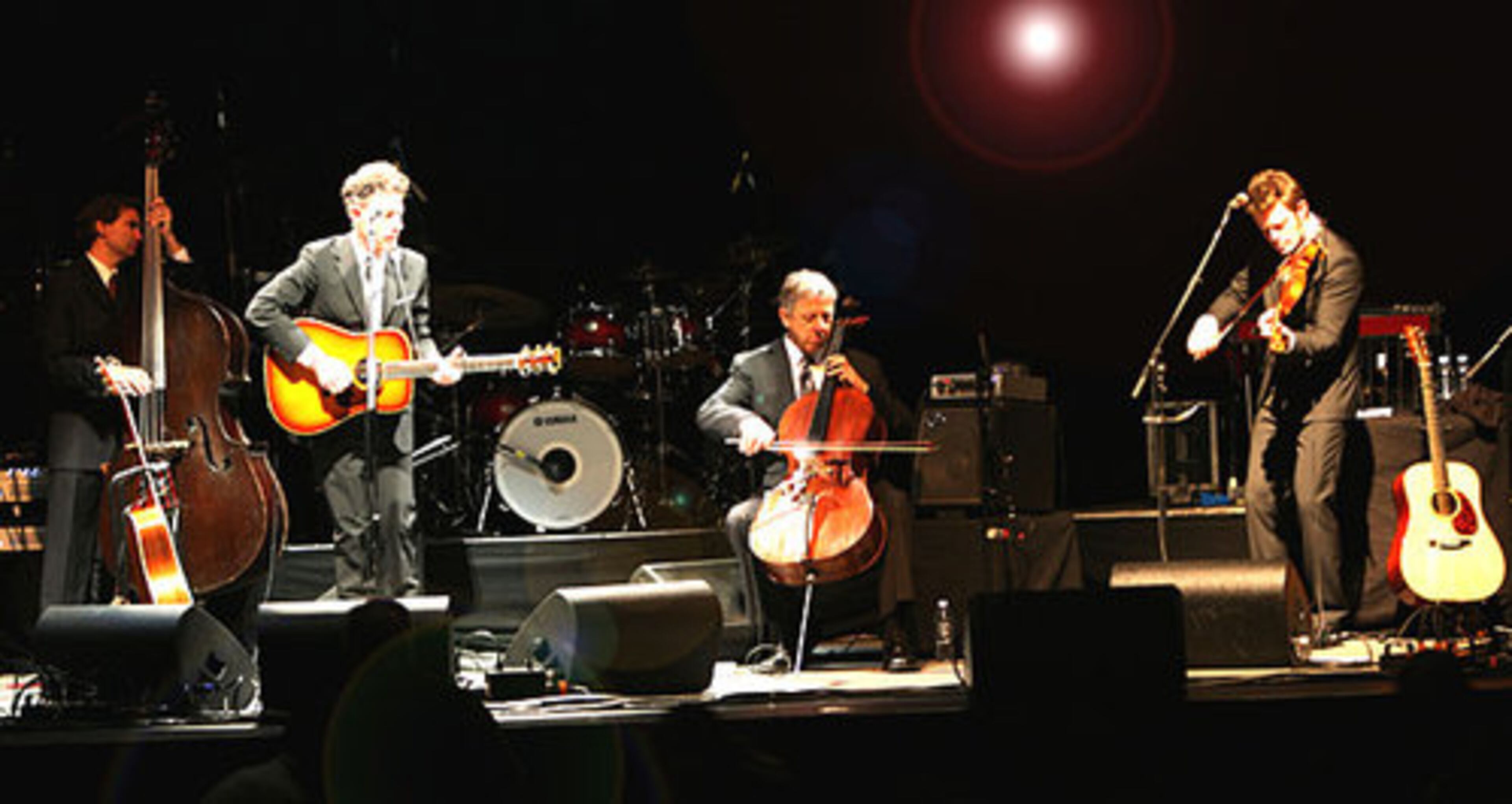 Lyle Lovett and His Large Band jam on "Bohemia".