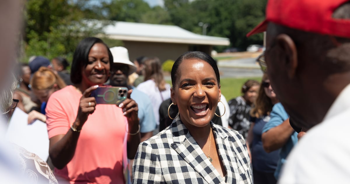 New poll shows promise and peril for Democrats in key Georgia races