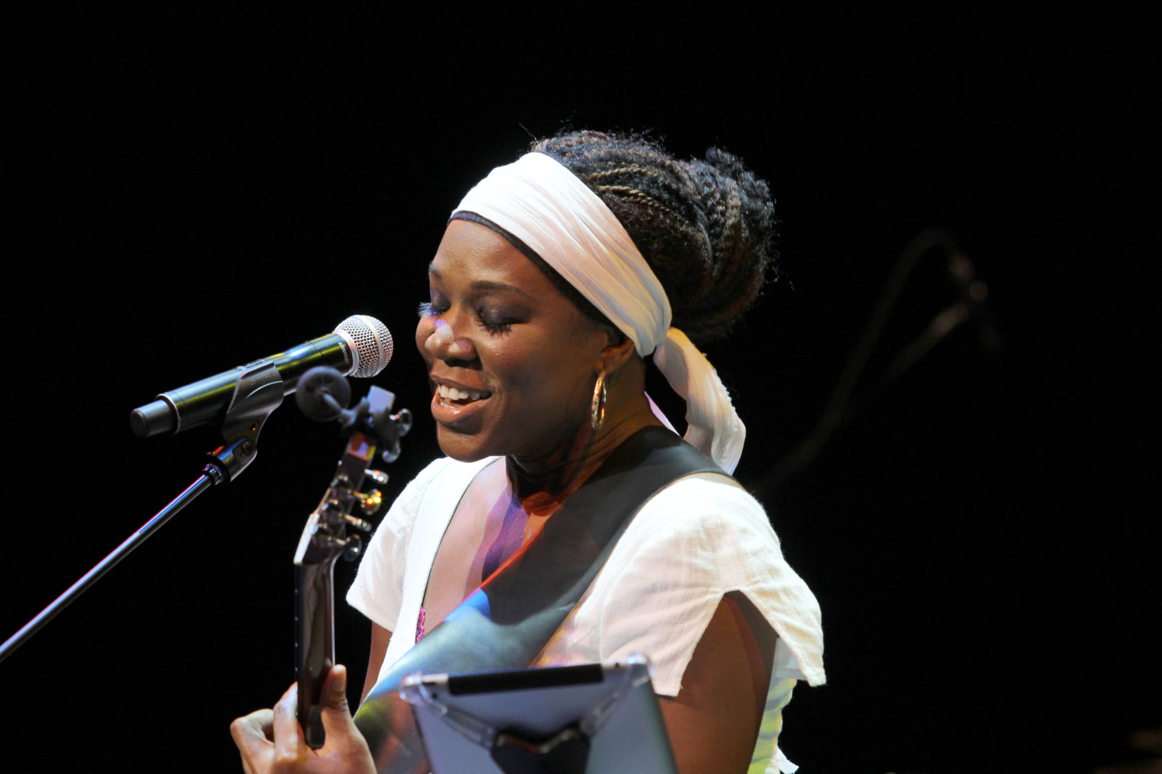 India Arie performing at the Cobb Energy Performing Arts Center.