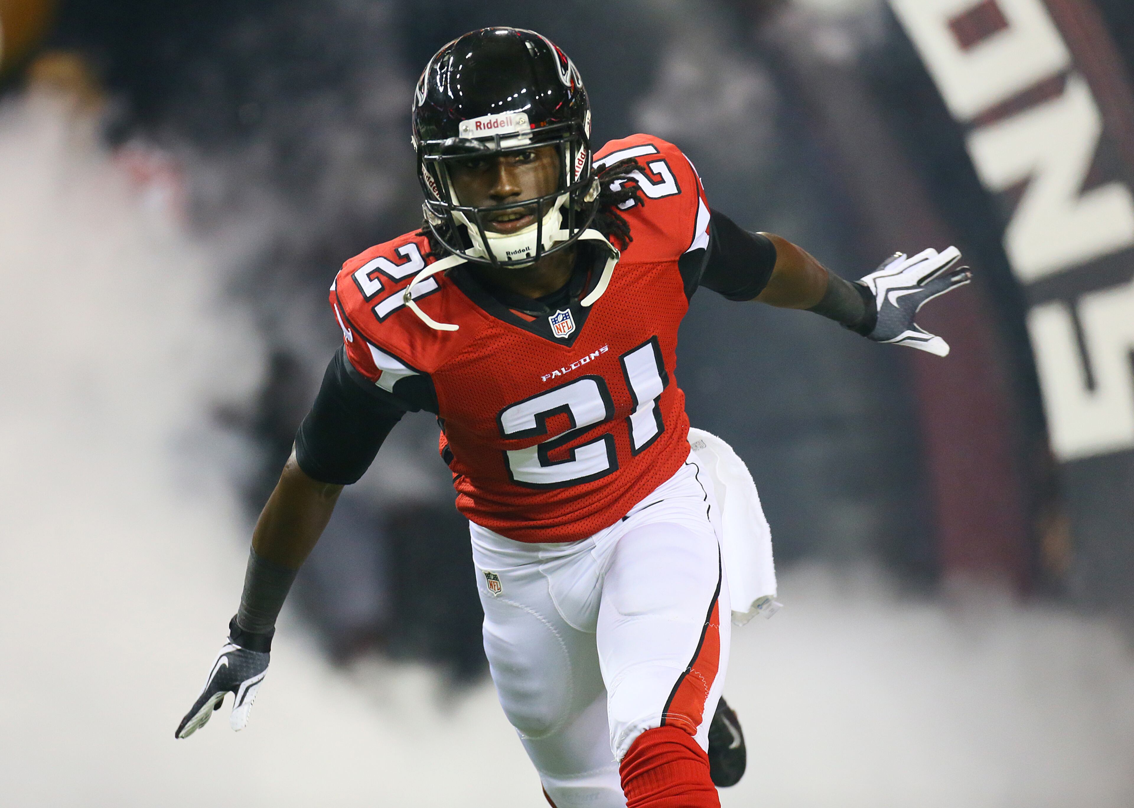 112113 ATLANTA: Desmond Trufant takes the field to play the Saints during the first half of their NFL "Thursday Night Football" game on Nov. 21, 2013, in Atlanta. CURTIS COMPTON /staff CCOMPTON@AJC.COM