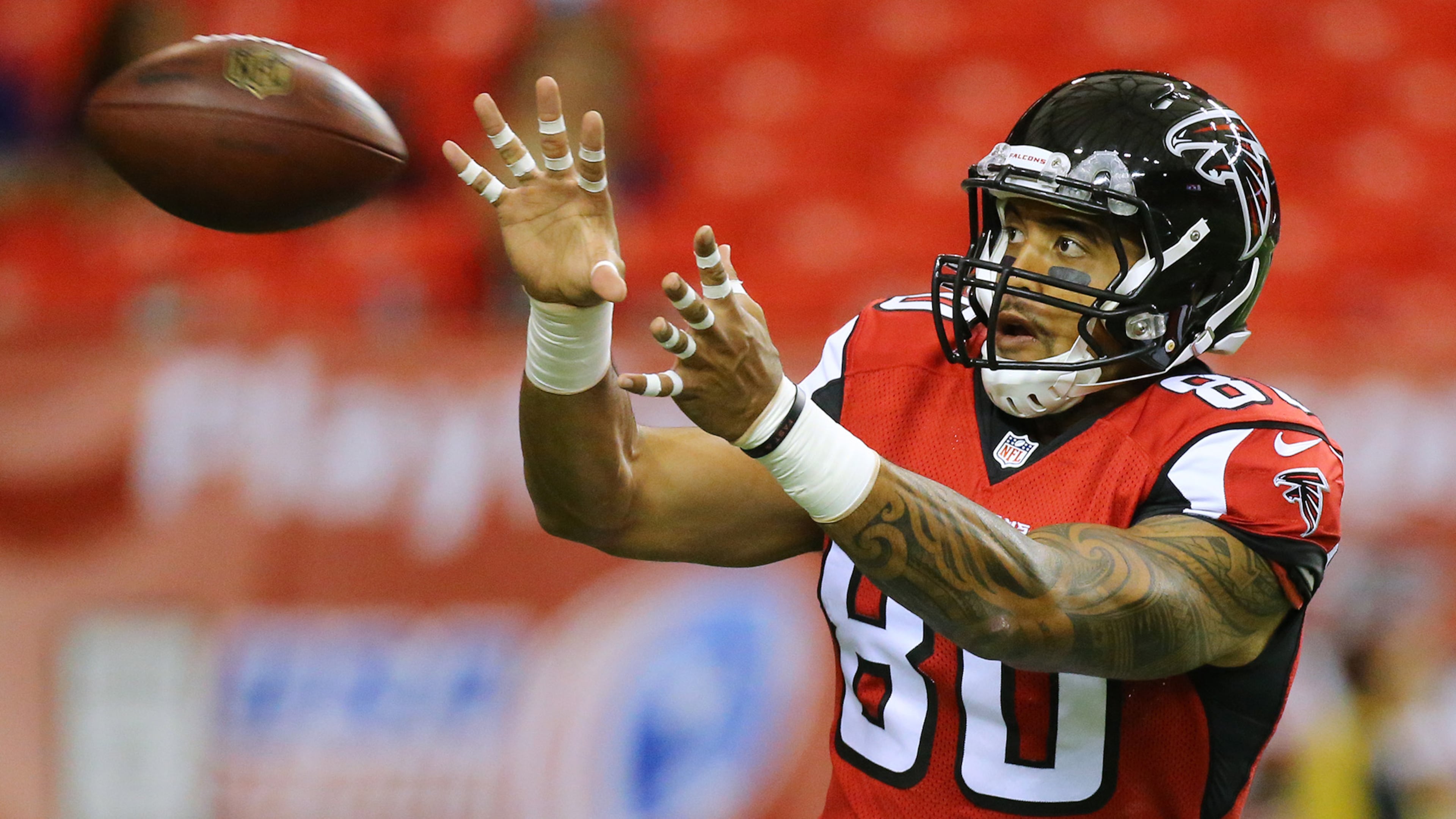 090315 ATLANTA: Falcons tight end Levine Toilolo catches a pass while preparing to play the Ravens in a preseason game on Thursday, Sept. 3, 2015, in Atlanta. Curtis Compton / ccompton@ajc.com