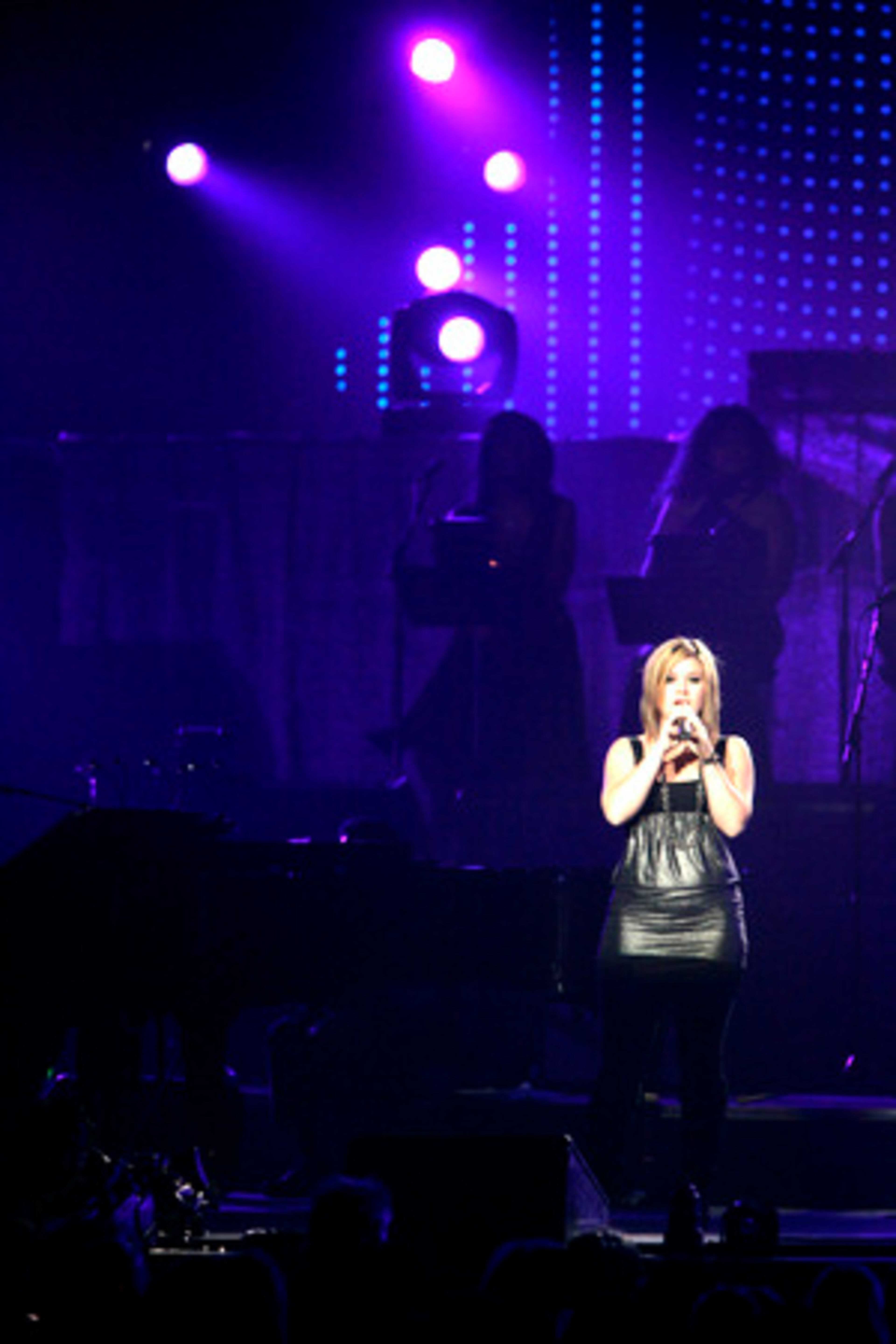 Kelly Clarkson is among the evening's guest performers.