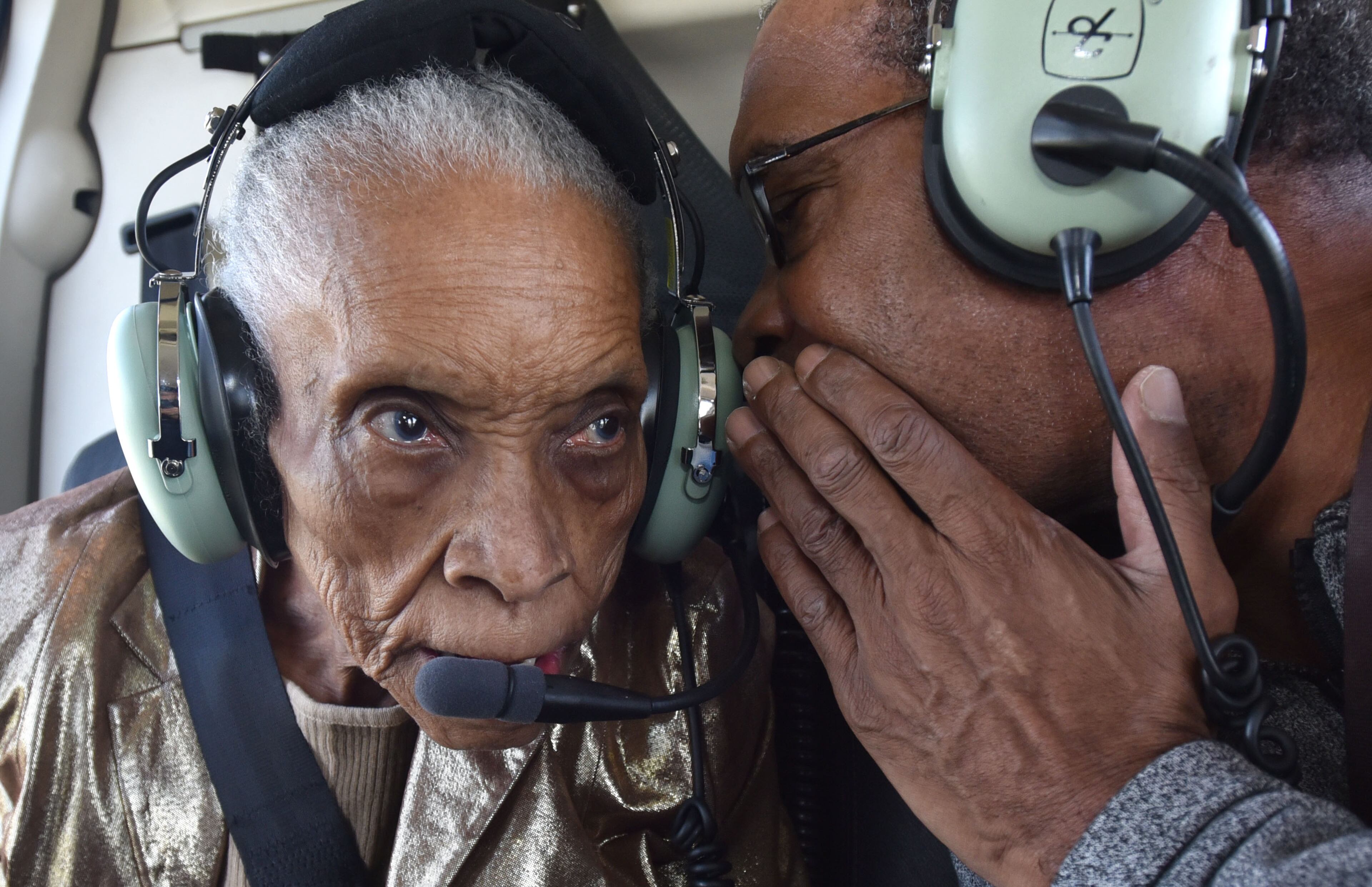 Thelma Knox and her son Lee Knox talk during her first flight. On Friday, April 3, Second Wind Dreams and Helicopter Express team to grant a dream for an elder of the Decatur, GA community. Despite HYOSUB SHIN / HSHIN@AJC.COM