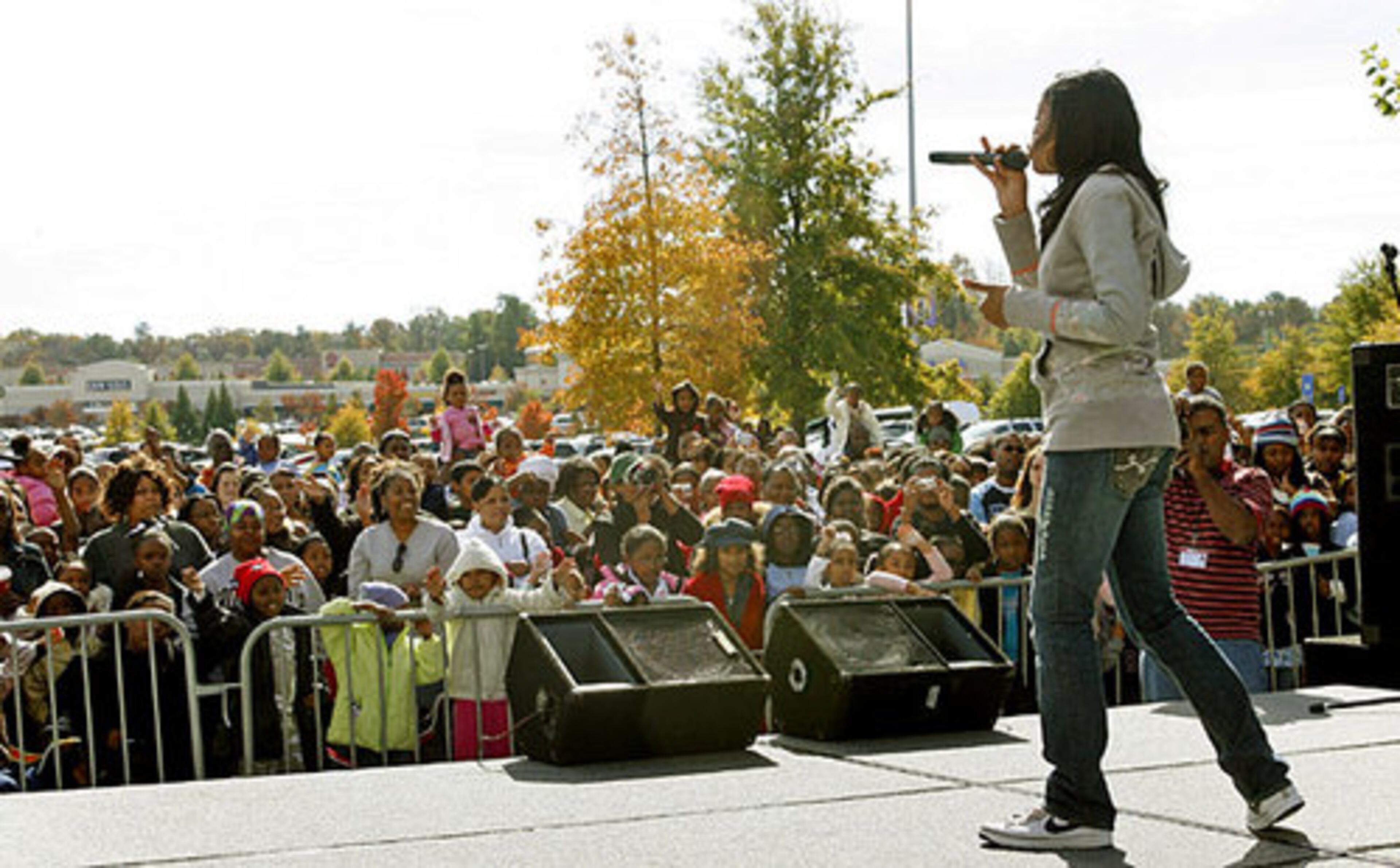 Songs from Keke Palmer's CD are R&B music and love songs.