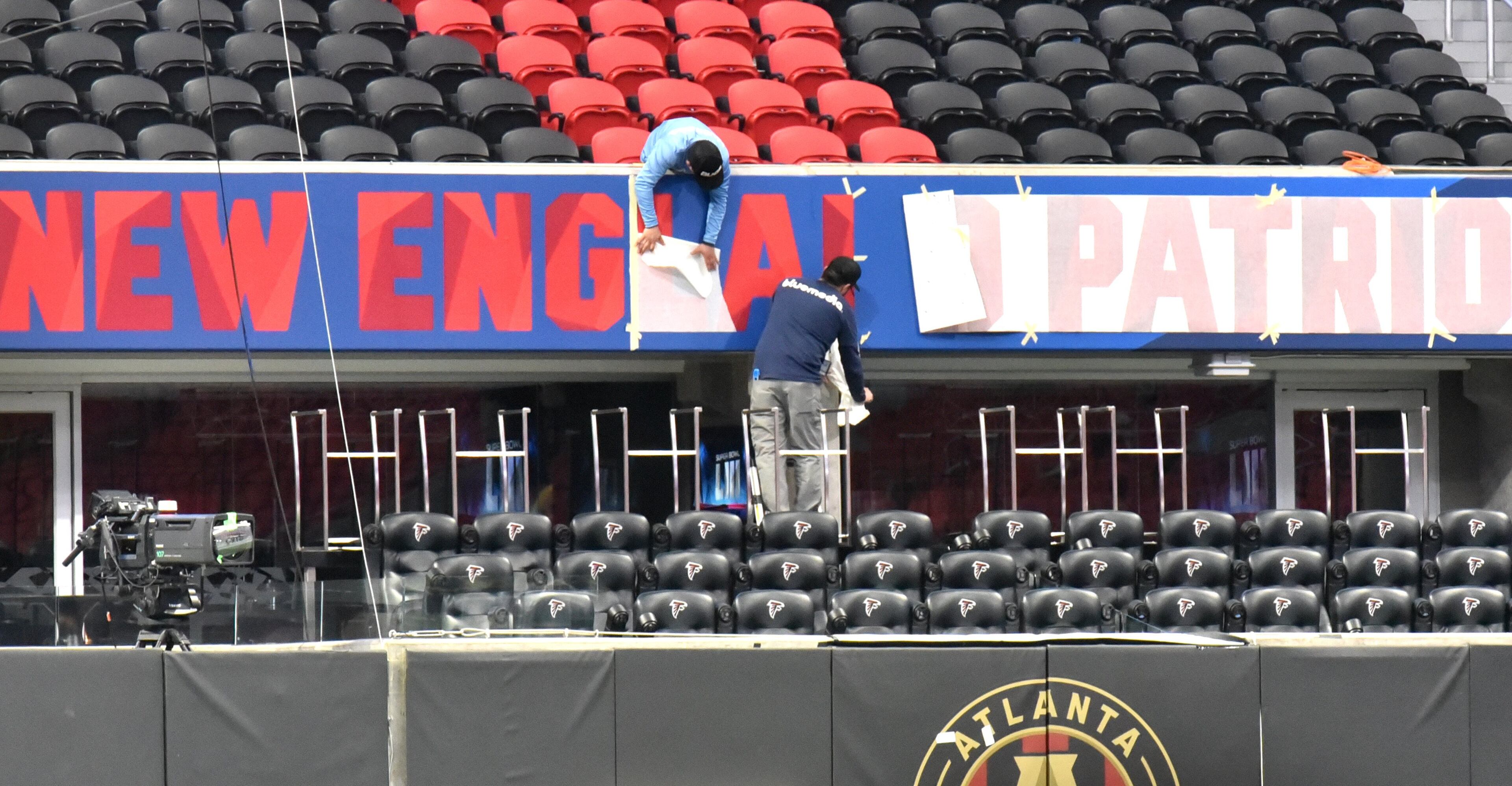 January 29, 2019 Atlanta - Stadium crew works inside Mercedes-Benz Stadium getting it ready for the Super Bowl LIII between New England Patriots and Los Angeles Rams on Tuesday, January 29, 2019. HYOSUB SHIN / HSHIN@AJC.COM