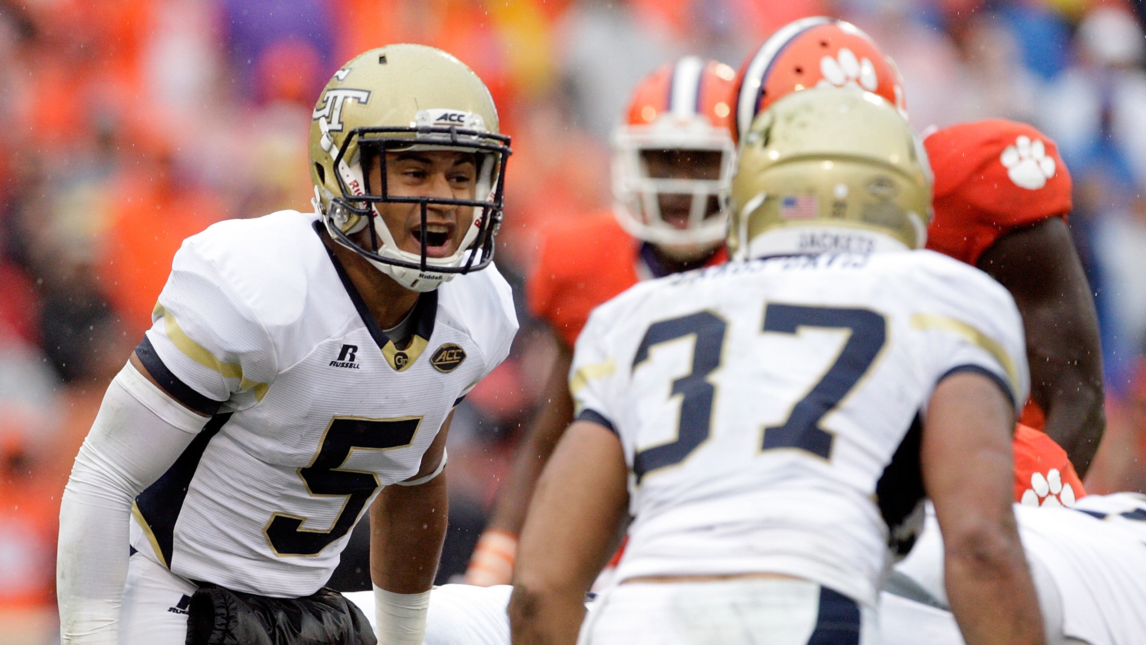 CLEMSON, SC - OCTOBER 10: Justin Thomas #5 of the Georgia Tech Yellow Jackets calls out to Mikell Lands-Davis #37 during their game against the Clemson Tigers at Memorial Stadium on October 10, 2015 in Clemson, South Carolina. (Photo by Tyler Smith/Getty Images)