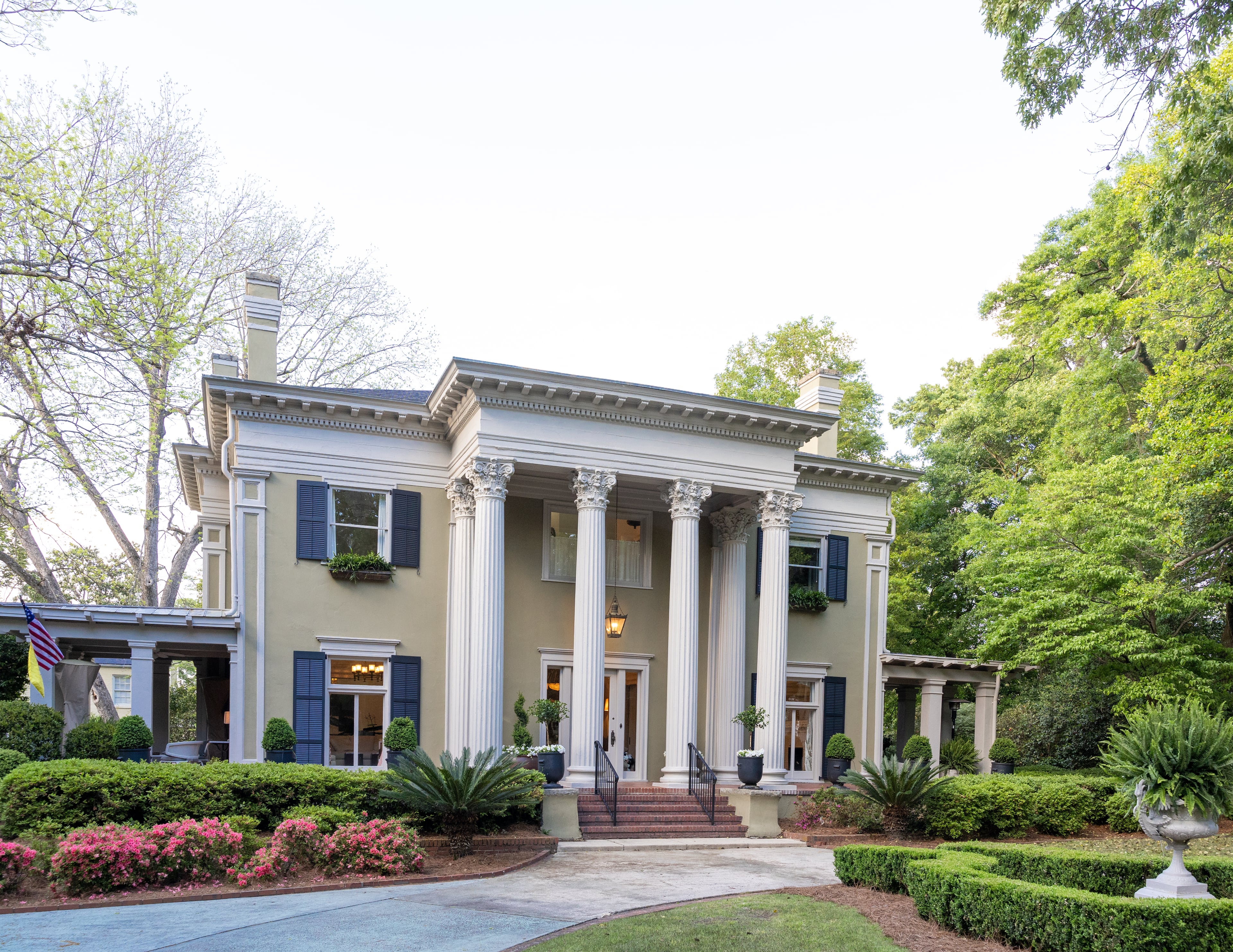 Sutton Stracke's Masters Tournament party is held at her home in Augusta, Georgia.