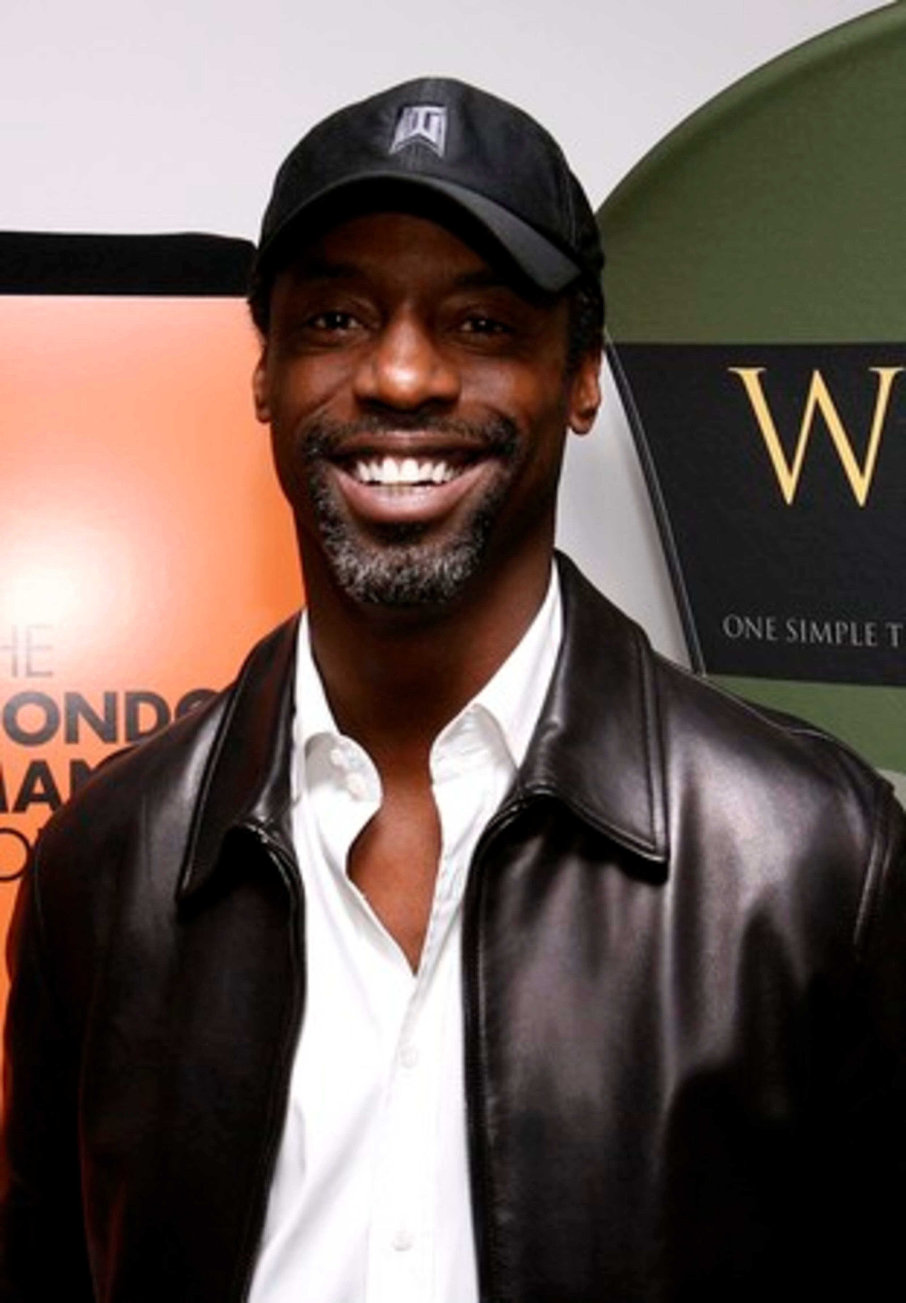 The event has a charitable angle, too. One of the beneficiaries was Isaiah Washington's Gondobay Manga Foundation, which builds schools in Africa. Another beneficiary was the Writers Guild. Maybe event organizers should have invited out-of-work writers and crews to pick up some freebies? Just wondering.