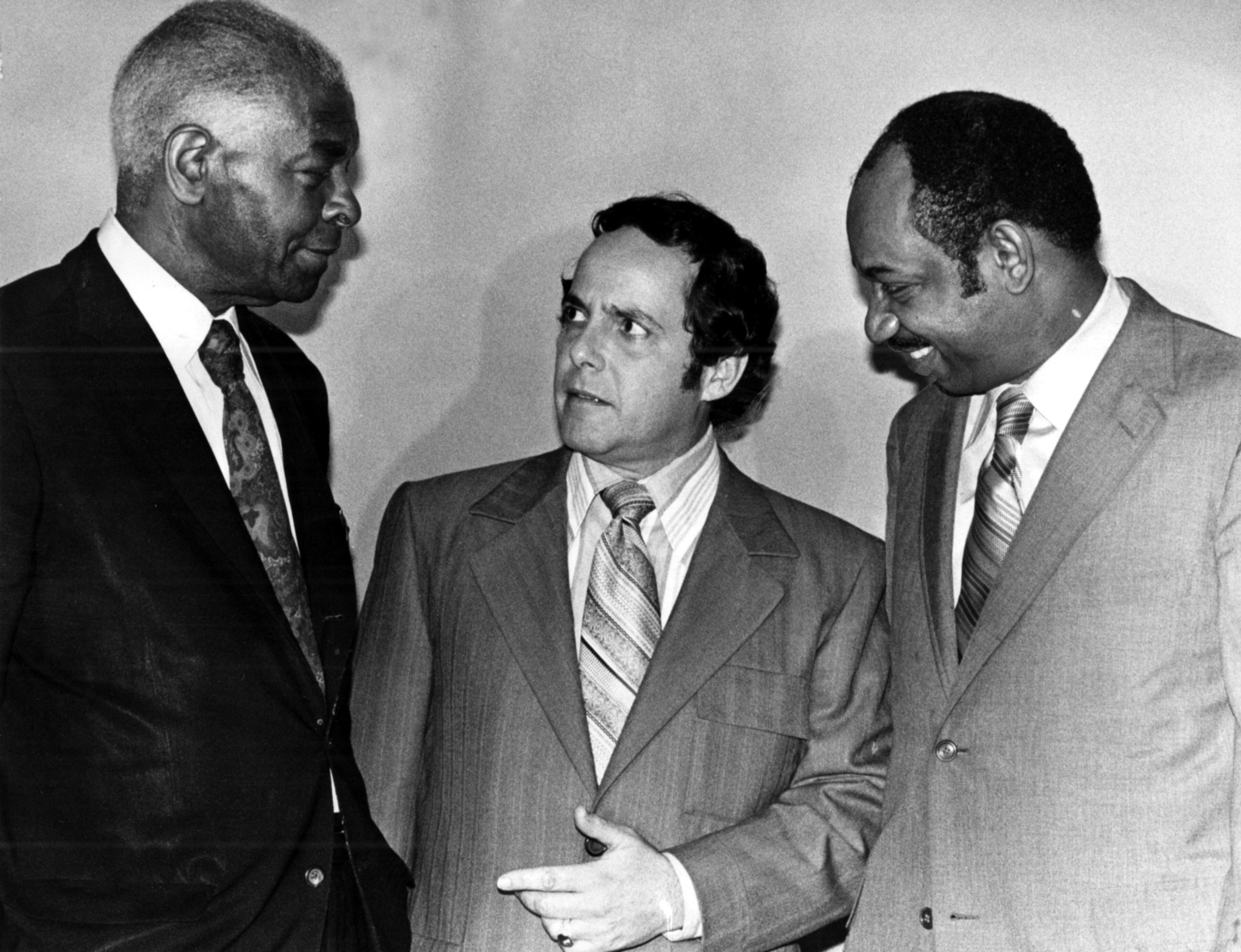 Atlanta Mayor Sam Massell talks with Dr. Benjamin Mays (left) and Herman Russell on Oct. 6, 1971. (Staff photo-Noel Davis)