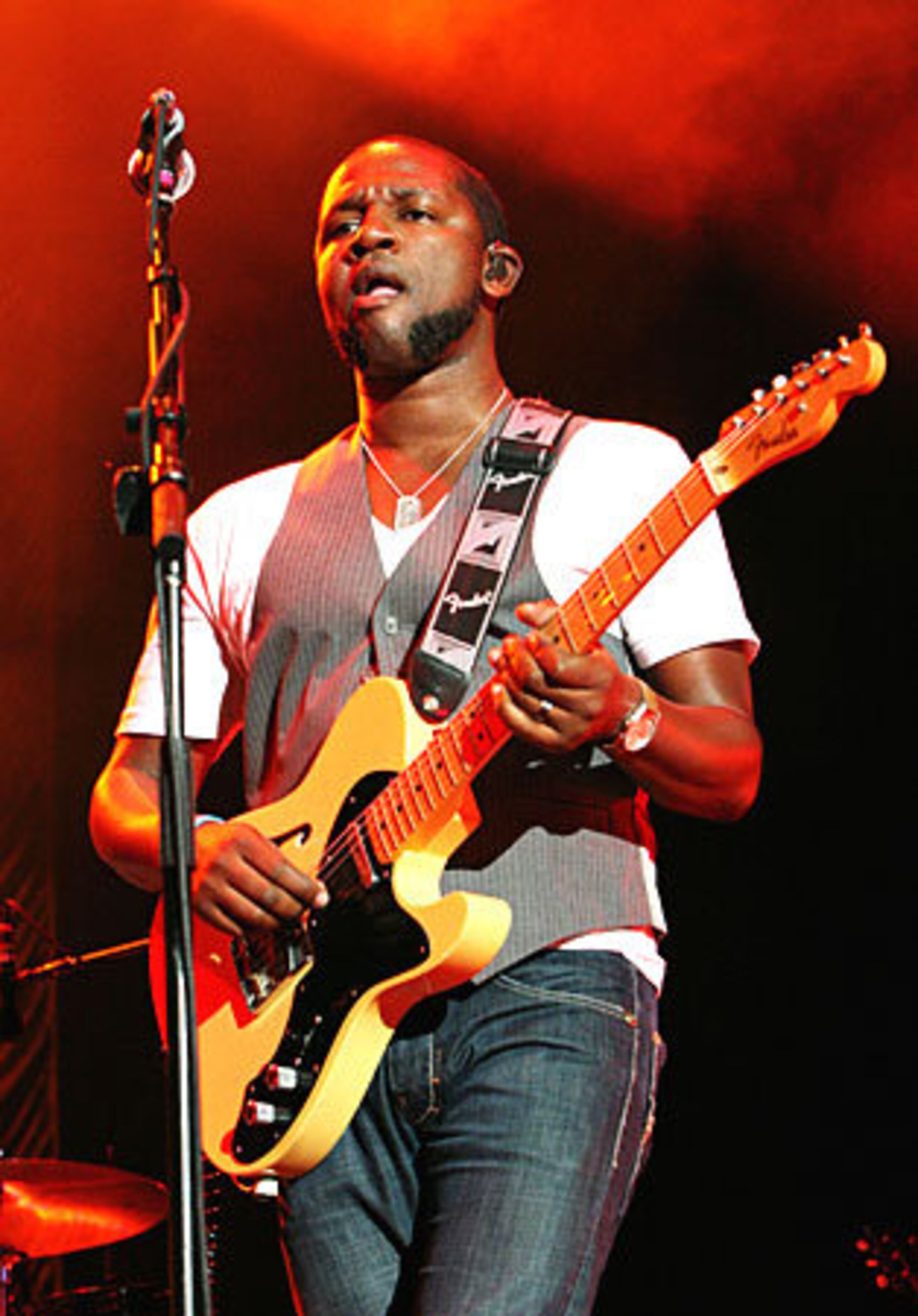 Atlantan David Ryan Harris plays guitar in John Mayer's band.