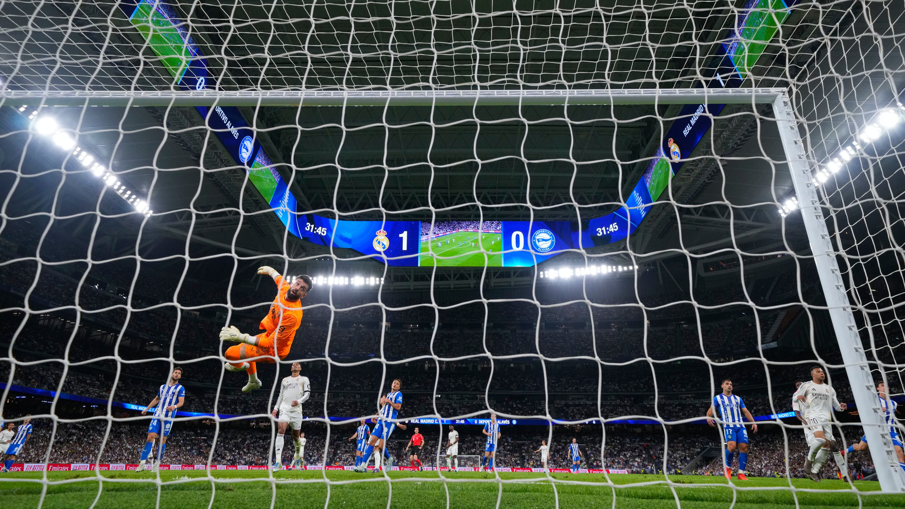 Alaves' goalkeeper Antonio Siverawatches ball go out of bounds during a La Liga soccer match between Real Madrid and Alaves in Madrid, Spain, Tuesday, April 21, 2026. (AP Photo/Manu Fernandez)