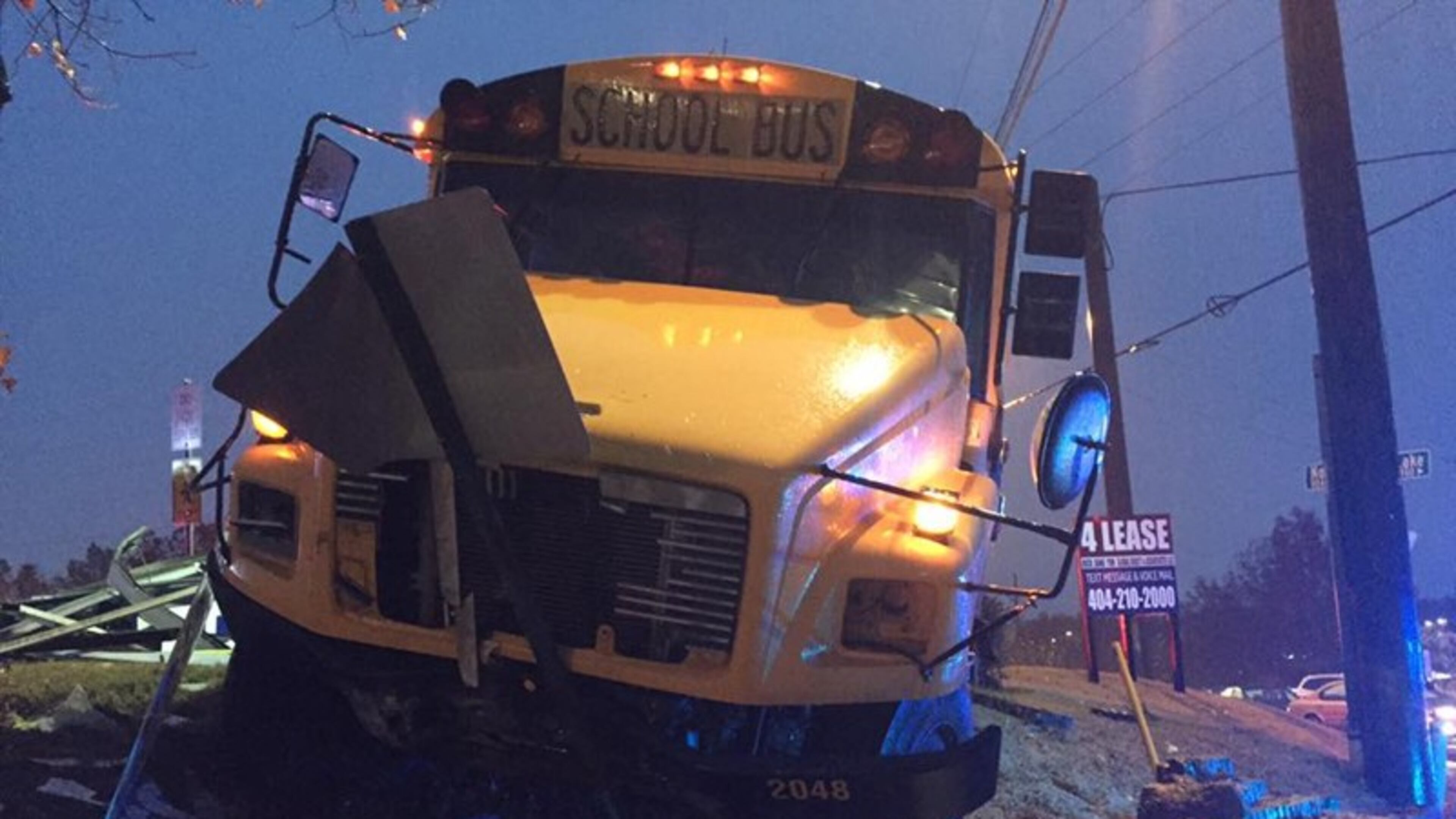 The Duluth Police Department posted on Facebook on Thursday that the Gwinnett County bus driver who veered off a local road and hit a sign Tuesday morning had suffered a heart attack.