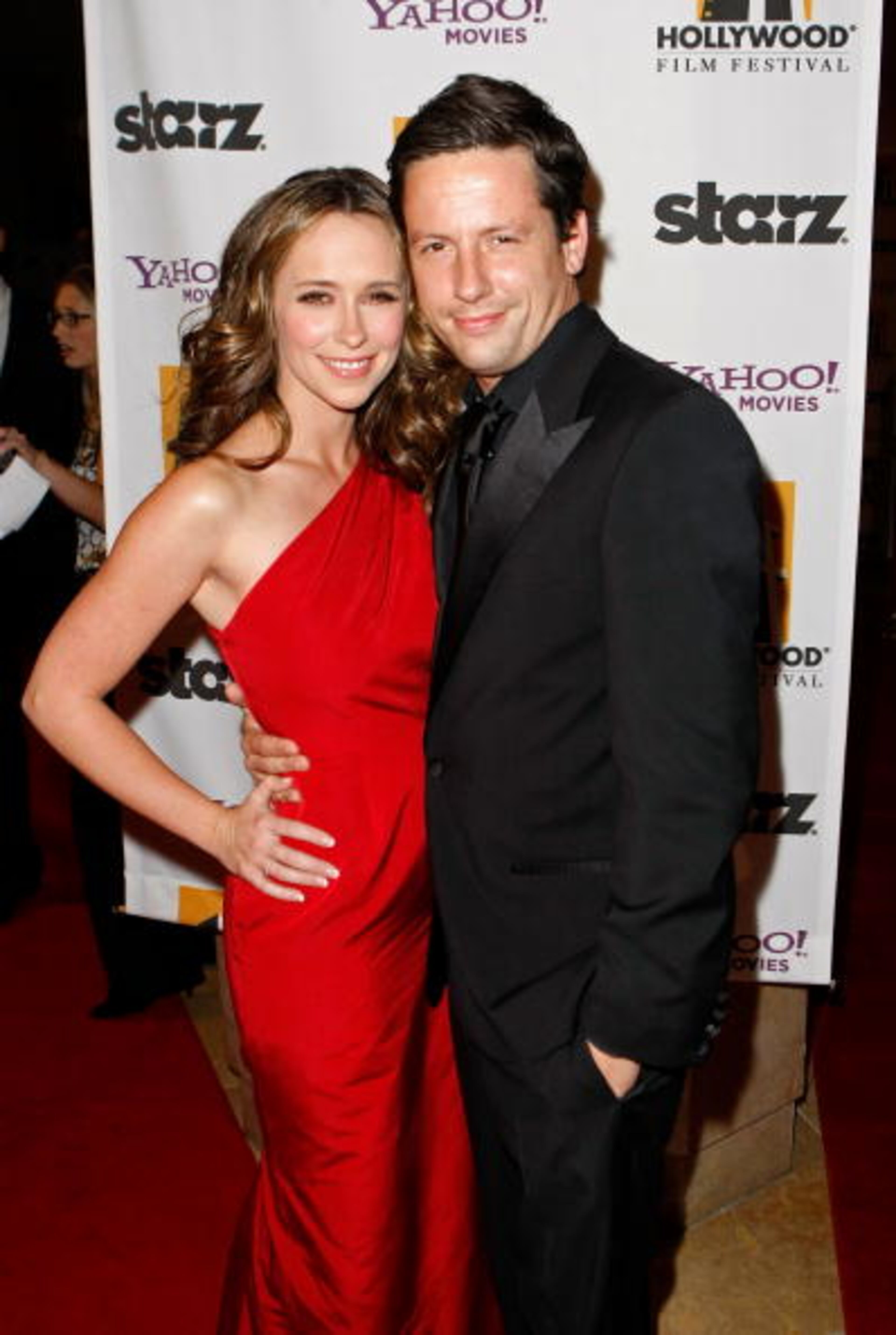 BEVERLY HILLS, CA - OCTOBER 27: Actors Jennifer Love Hewitt and Ross McCall arrive at the Hollywood Film Festival's Gala Ceremony, held at Beverly Hilton Hotel on October 27, 2008 in Beverly Hills, California. (Photo by Michael Buckner/Getty Images for Hollywood Film Festival)