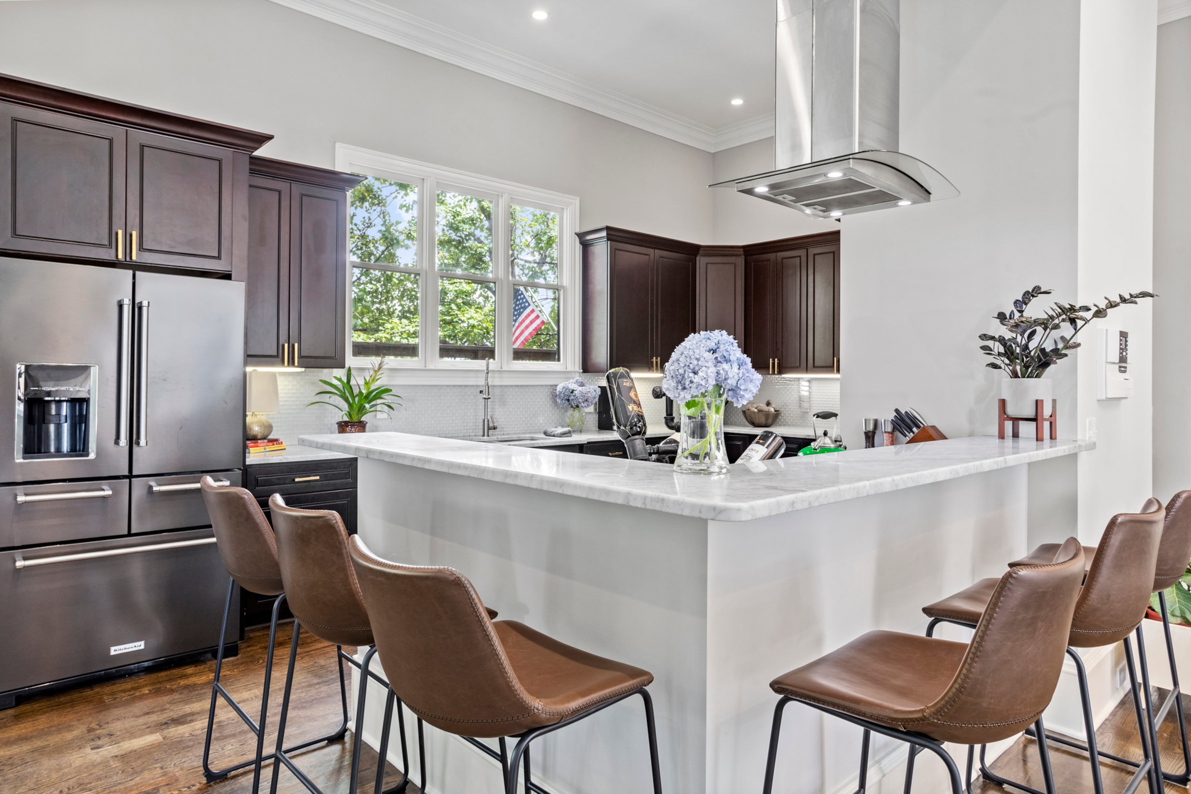 Huge breakfast bar seating up to 6. Text by Justin Longenbach