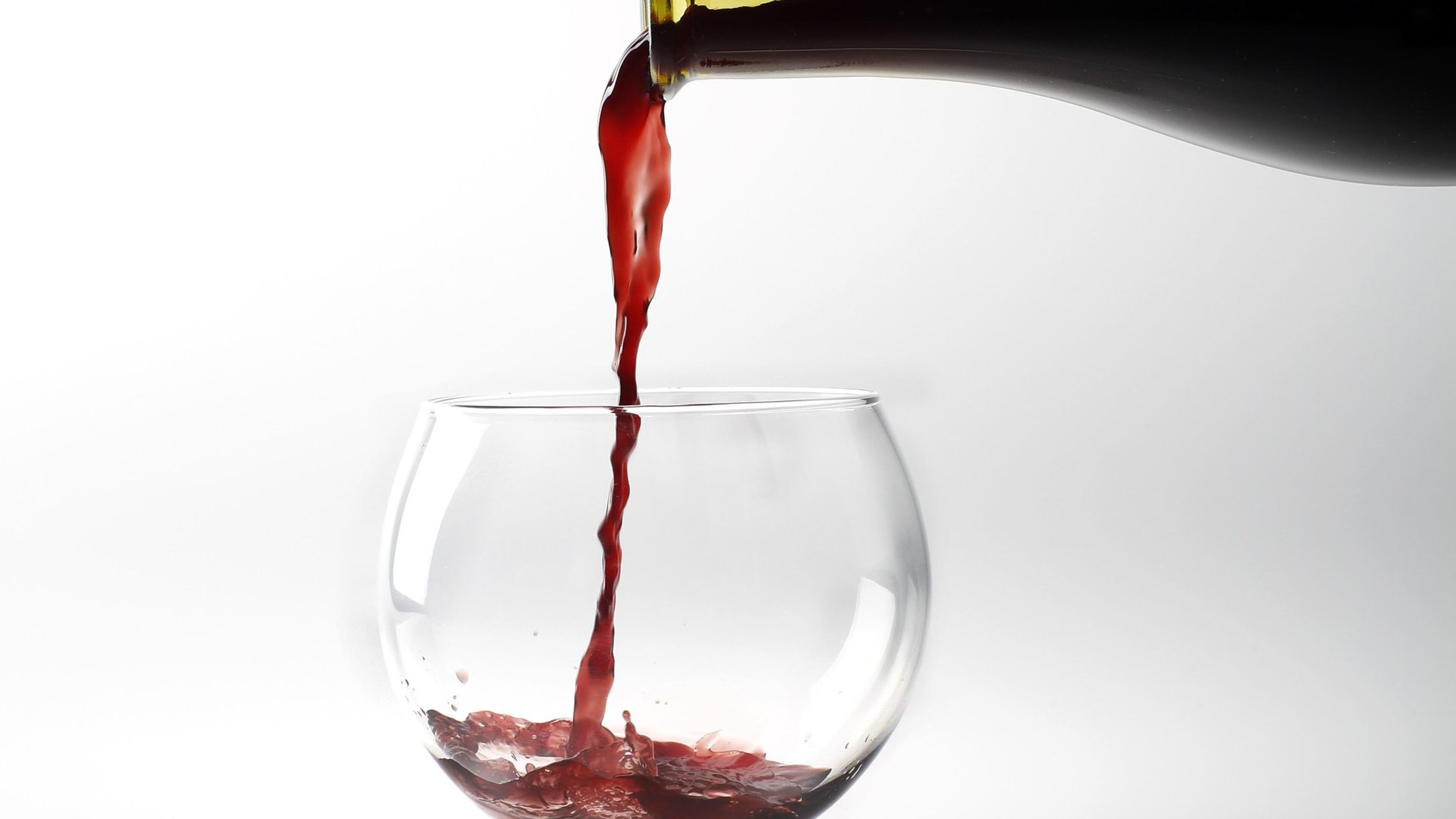 Not every restaurant has caught up with the basics of wine service. How hard can it be to open a bottle and pour a glass? You’d be surprised. (Kirk McKoy/Los Angeles Times/MCT)