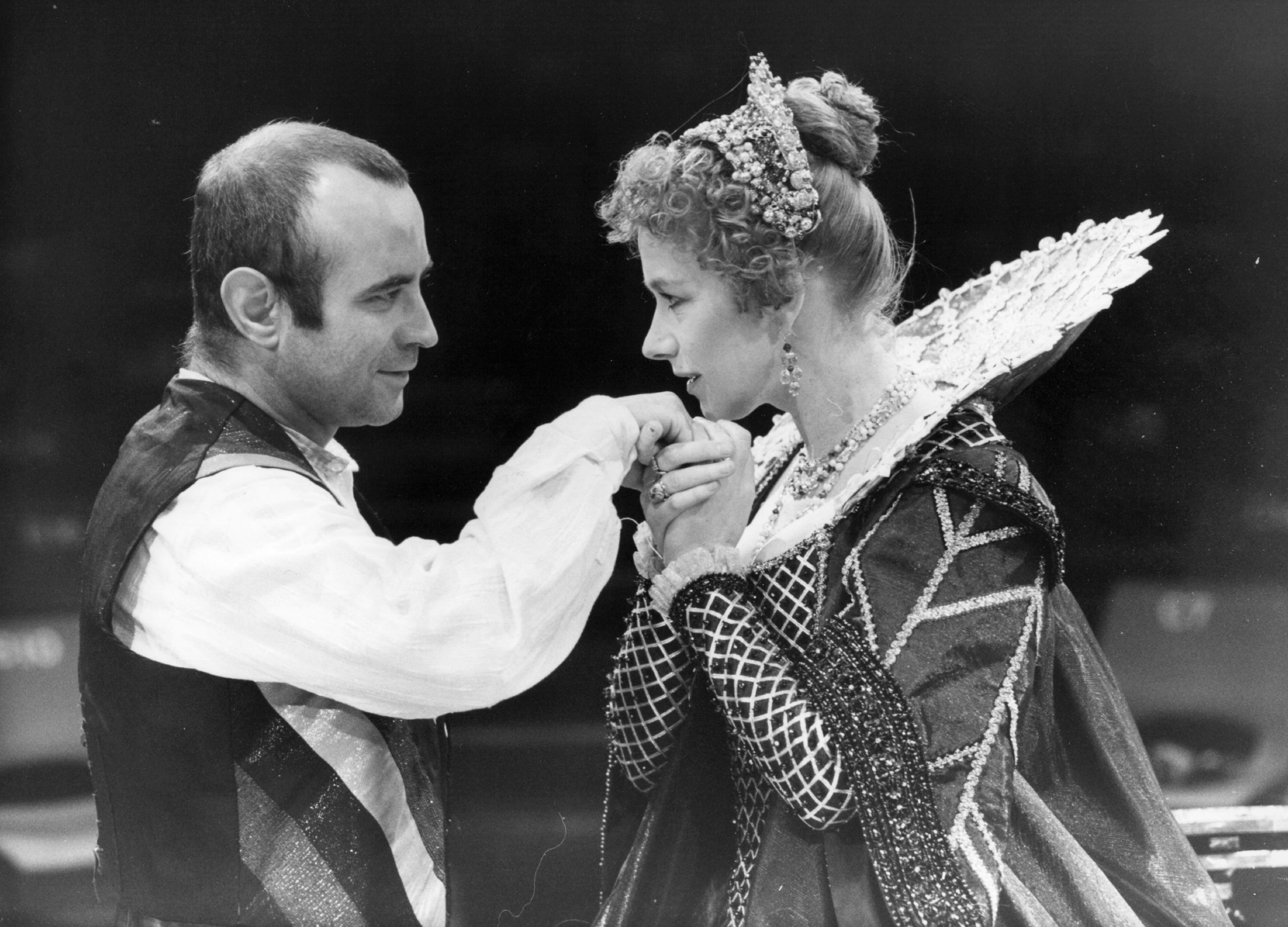 31st March 1981: Bob Hoskins and Helen Mirren in John Webster's play 'The Duchess of Malfi' at the Royal Exchange Theatre in Manchester. (Photo by Central Press/Getty Images)