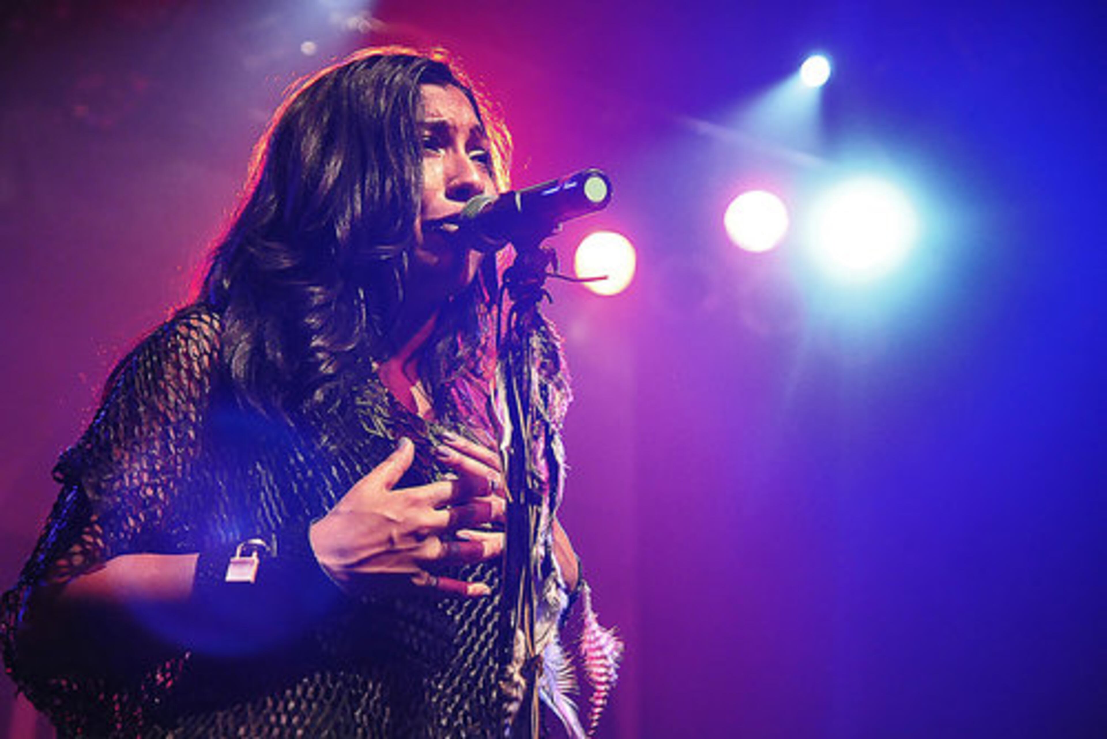 Melanie Fiona is a Canadian recording artist from Toronto, Ontario. She was born to Guyanese immigrant parents (mixed with African, Indian, and Portuguese ethnicities) and grew up in the inner city of Toronto.