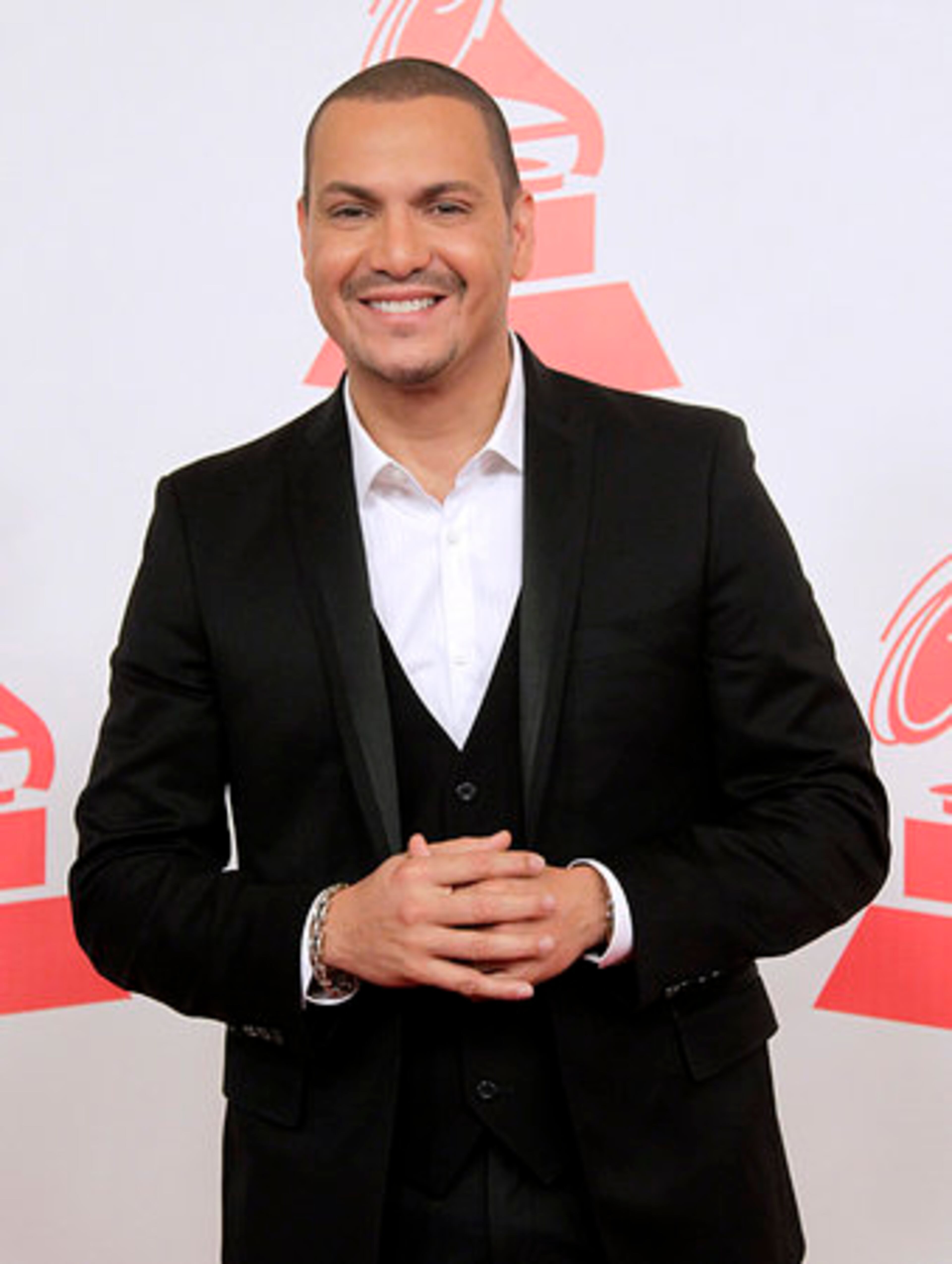 Victor Manuelle arrives.