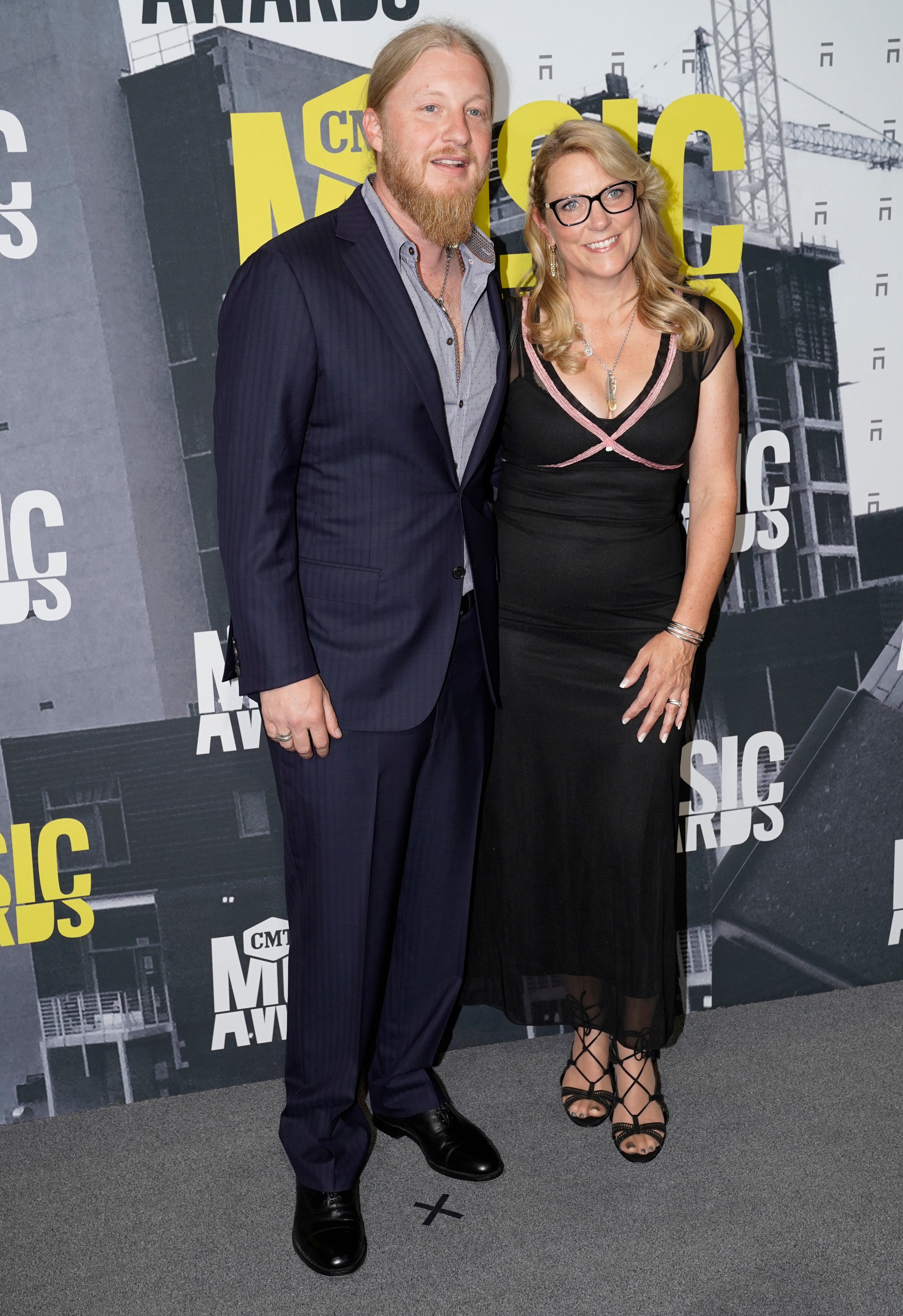 Derek Trucks, left, and Susan Tedeschi arrive at the CMT Music Awards at Music City Center on Wednesday, June 7, 2017, in Nashville, Tenn. (Photo by Sanford Myers/Invision/AP)