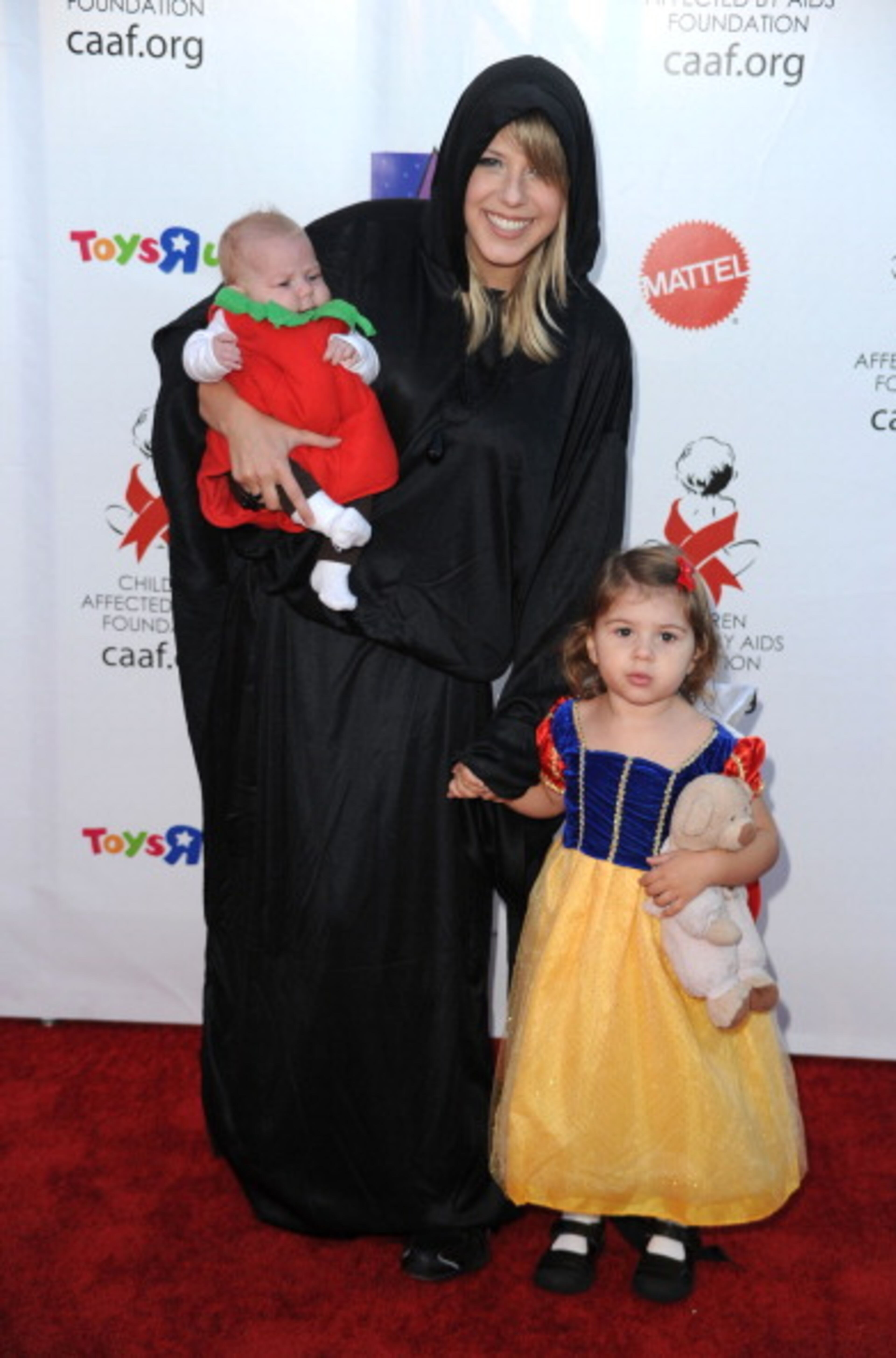 SANTA MONICA, CA - OCTOBER 30: Actress Jodie Sweetin and daughters Beatrix Carlin, Zoie Herpin arrives at the Children Affected By AIDS Foundation's 17th Annual Dream Halloween event at Barker Hanger on October 30, 2010 in Santa Monica, California. (Photo by Frazer Harrison/Getty Images)