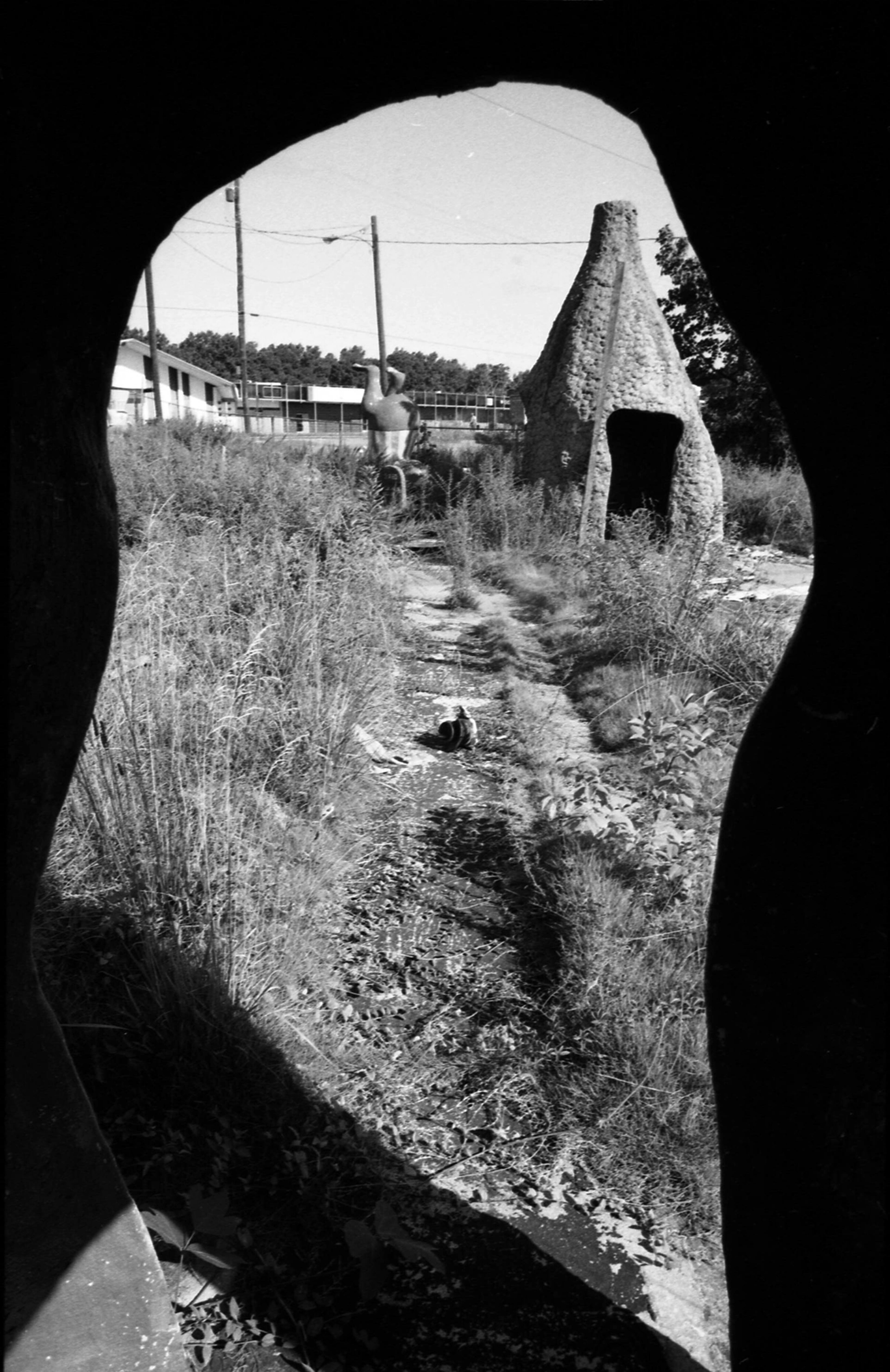 The view through a tunnel at the Funtown mini golf ruins. (W.A. Bridges AJC Collection at the GSU Library, AJCNS1981-07-21g)