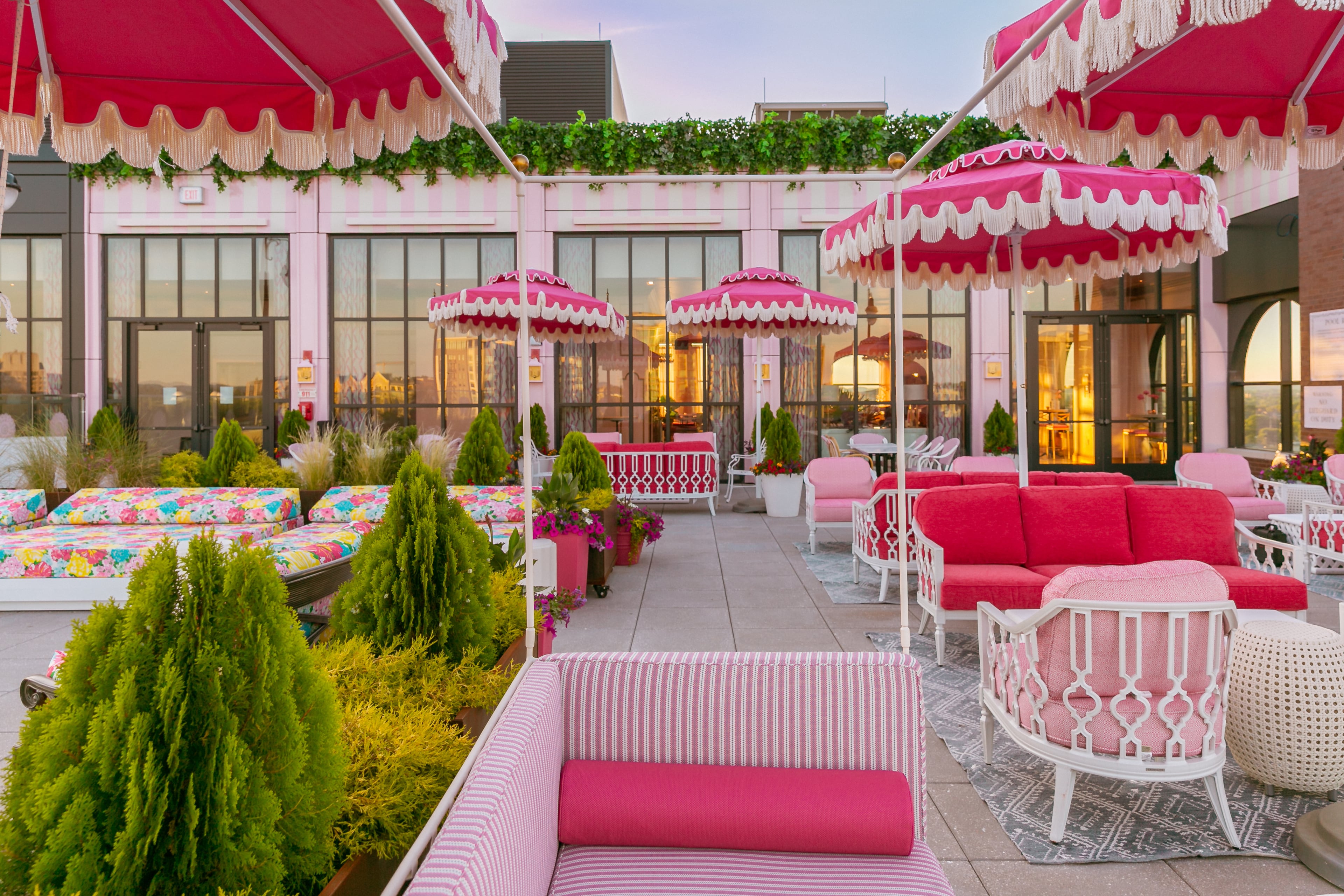 A new Dolly Parton-inspired rooftop bar in Nashville. The new spot sits atop The Graduate hotel in music city. Named in honor of a Parton album, White Limozeen, is now open to the public.