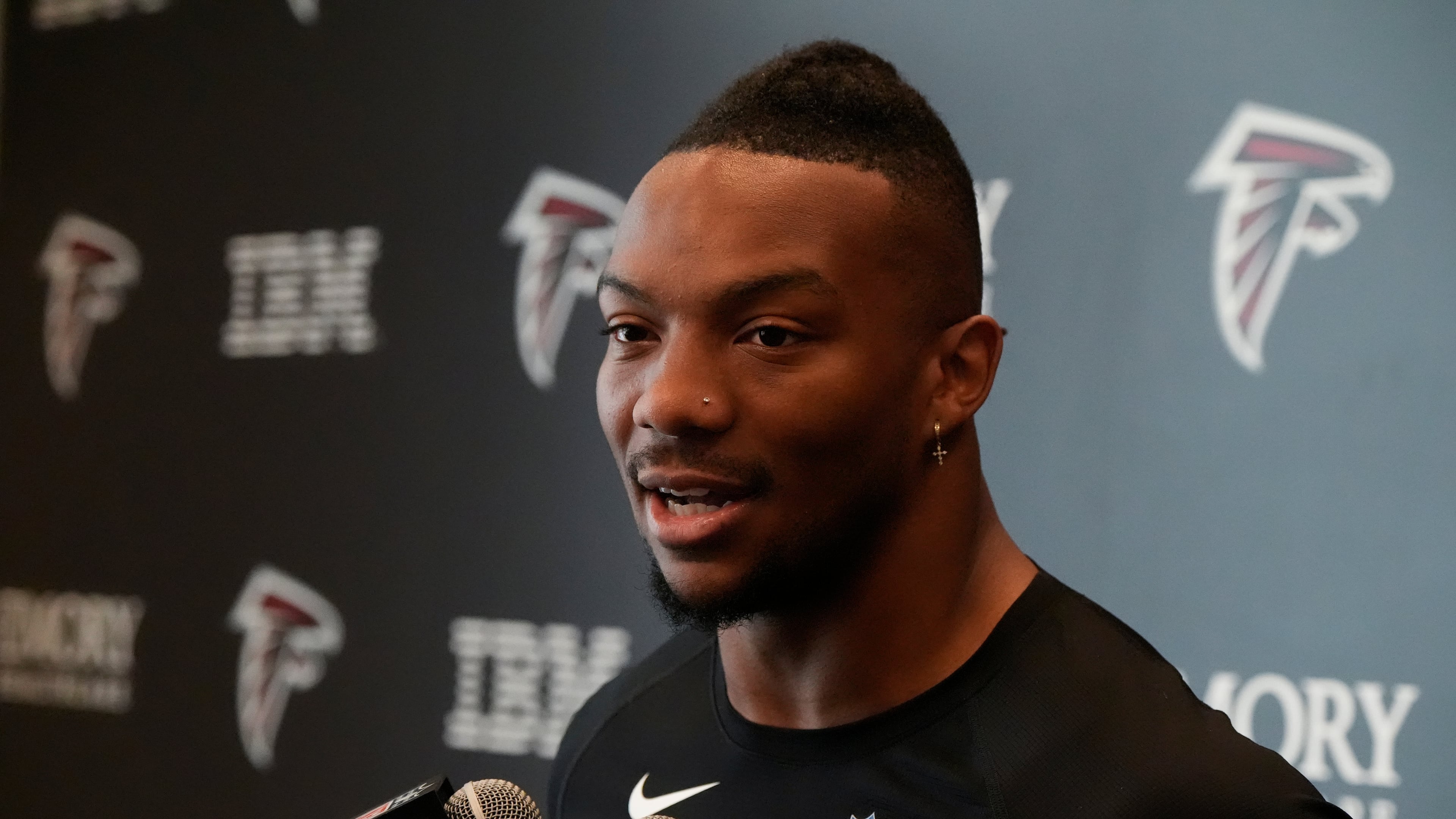 Atlanta Falcons running back Bijan Robinson speaks during an Atlanta Falcons NFL media availability, Wednesday, April 8, 2026, in Flowery Branch, Ga. (Mike Stewart/AP)