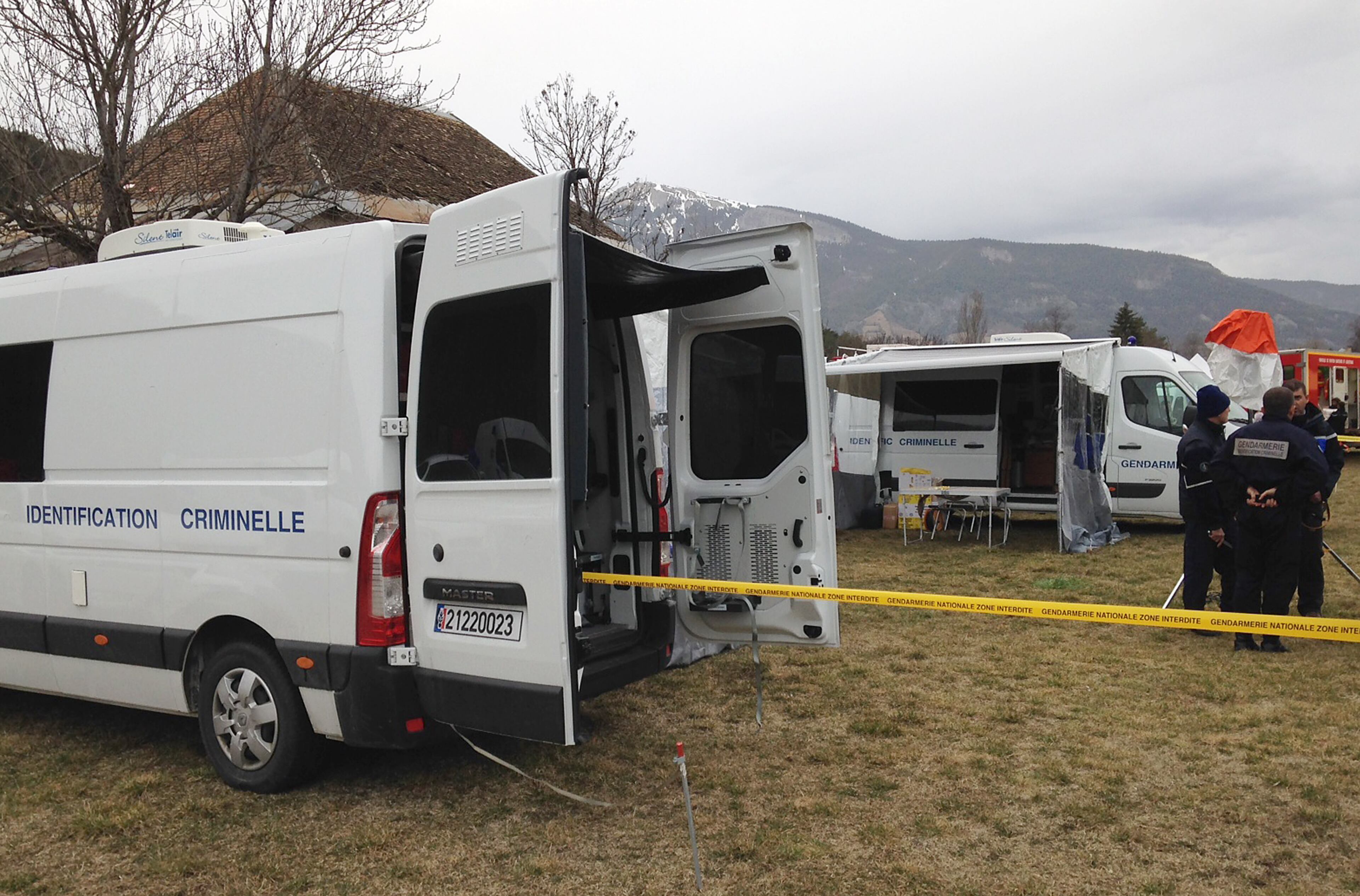LA SEYNE LES ALPES, FRANCE- MARCH 24: Gendarmerie and French mountain rescue teams arrive near the site of the Germanwings plane crash in the French Alps on March 24, 2015 in La Seyne les Alpes, France. A Germanwings Airbus A320 airliner with 150 people on board has crashed in the French Alps. (Photo by Patrick Aventurier/Getty Images)