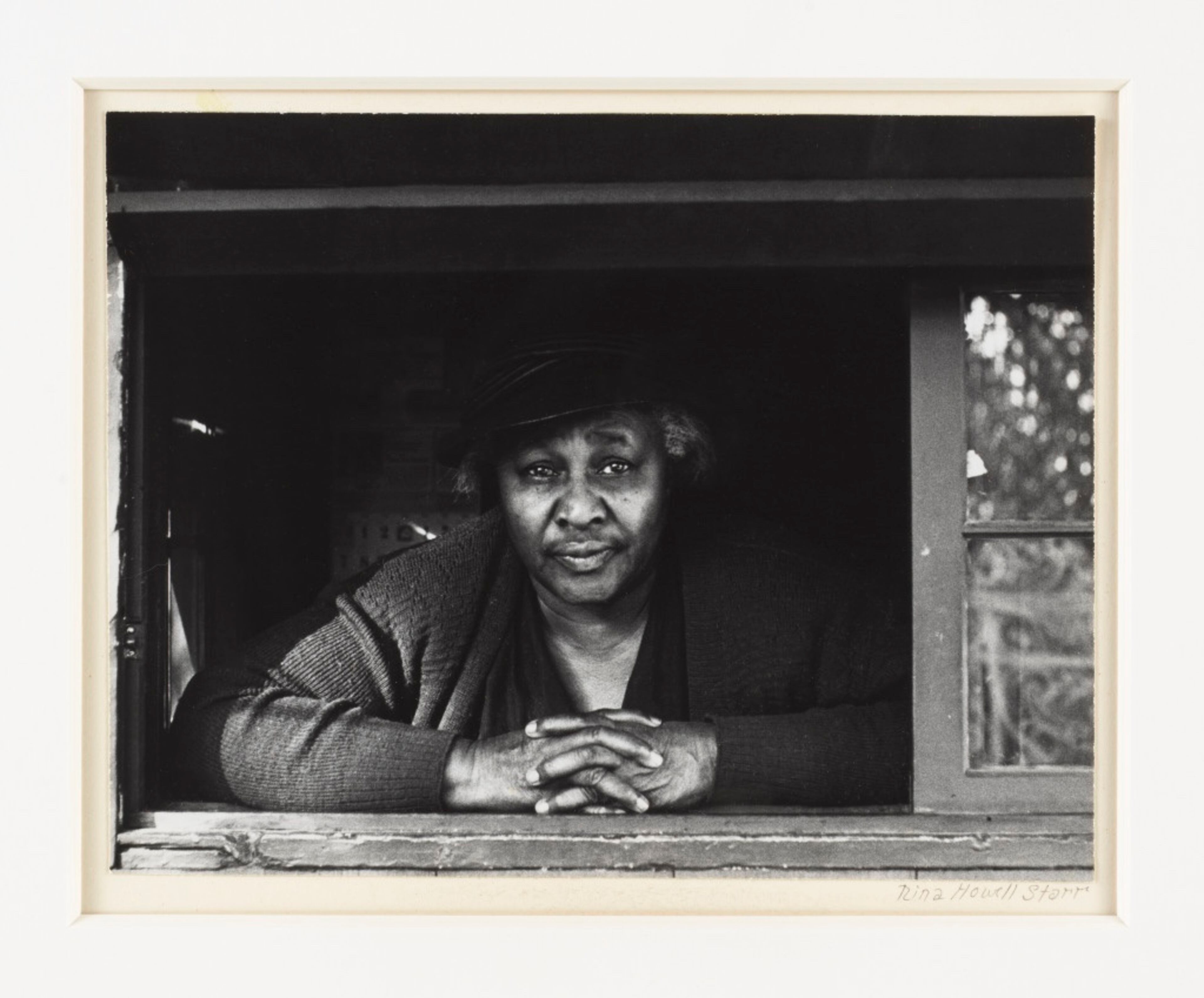 Minnie Evans at the Airlie Gardens gatehouse. (1962) by Nina Howell Starr. (Courtesy of the High Museum/MARCH gallery)