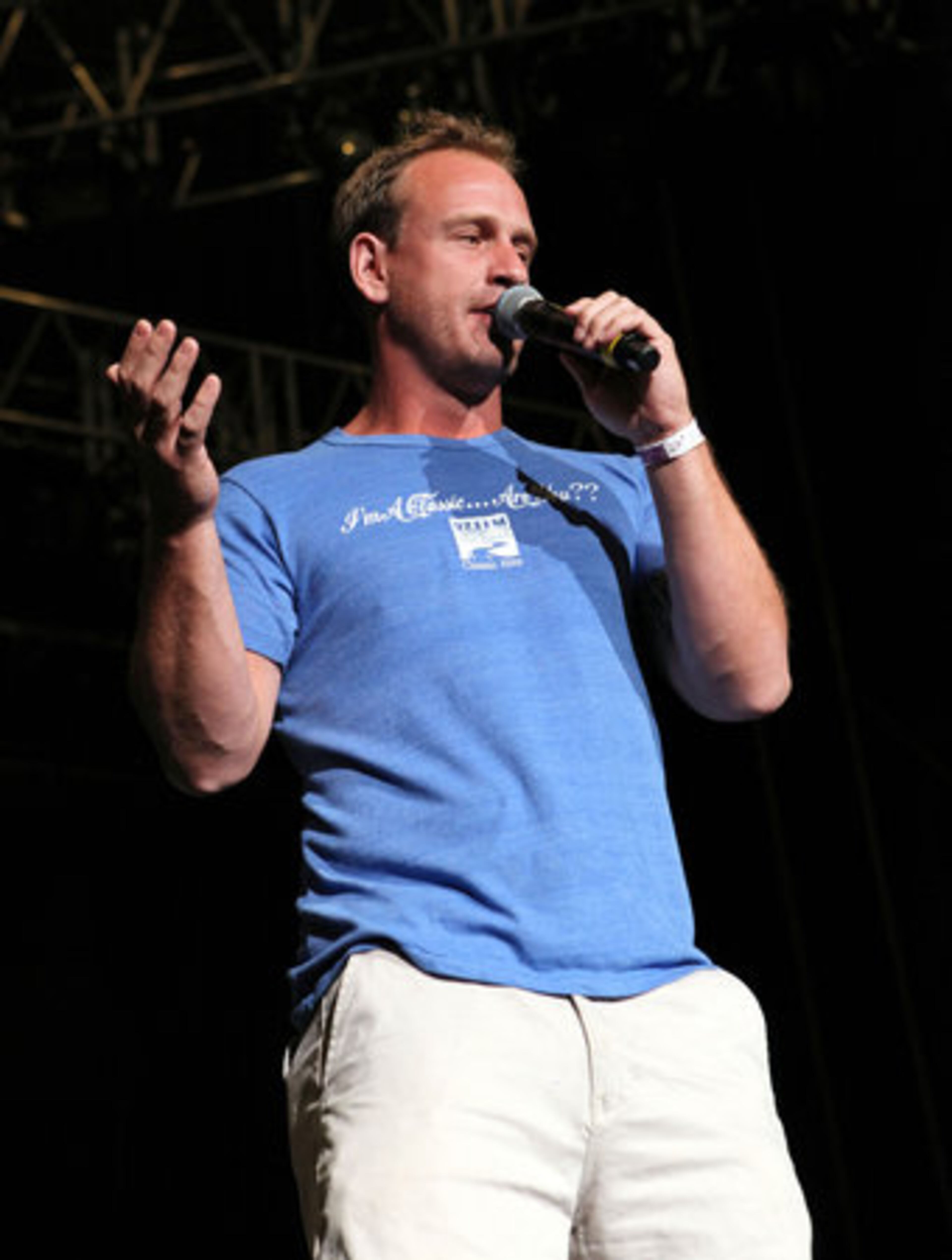 The River personality Clapper greets the crowd and introduces REO Speedwagon.