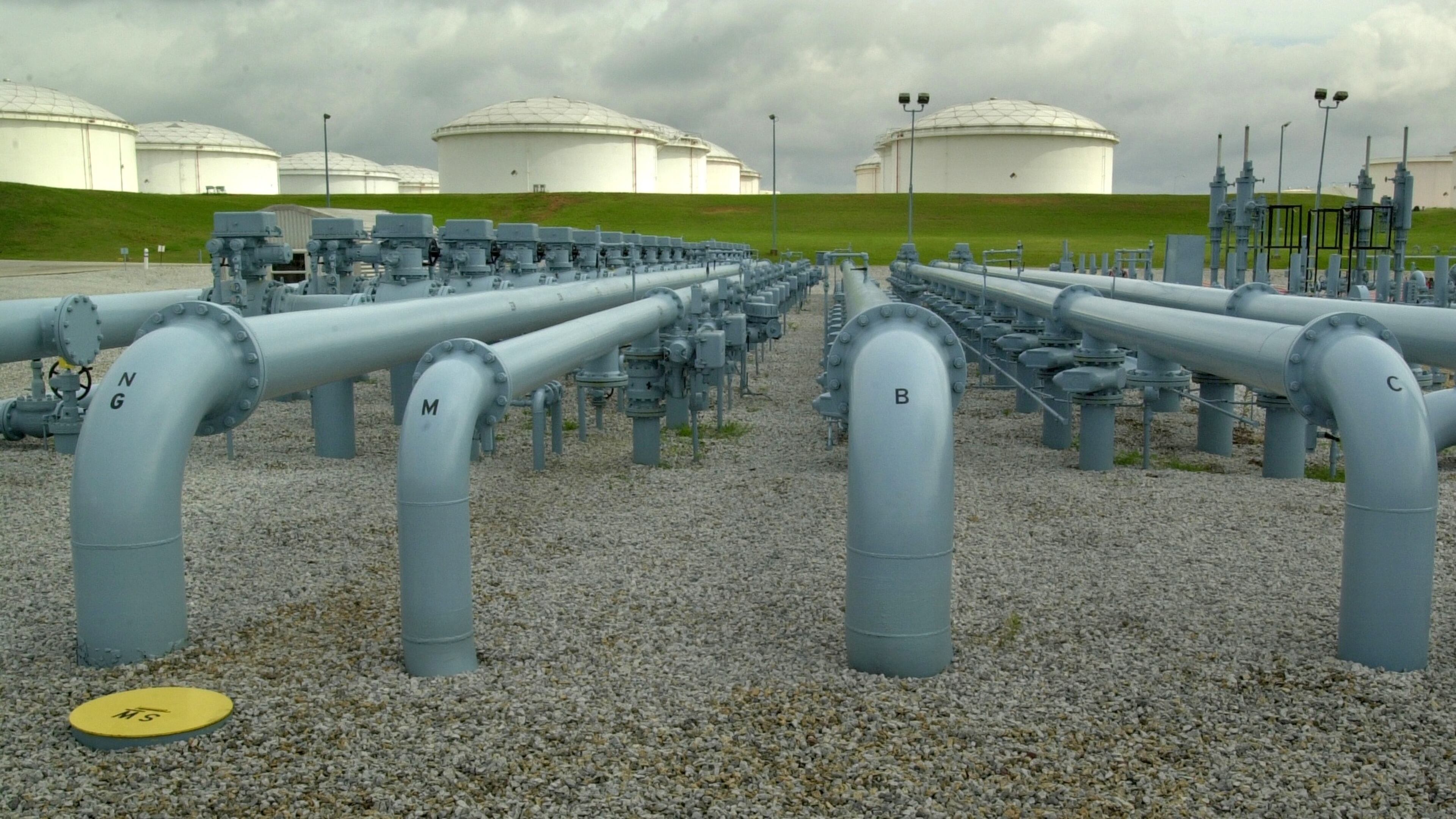 Colonial Pipeline said Thursday its CEO is retiring, months after two pipeline leaks and a fatal explosion shut down the pipeline and resulted in gasoline shortages in Atlanta and other markets. This is the company’s tank farm in Austell. RICH ADDICKS/STAFF