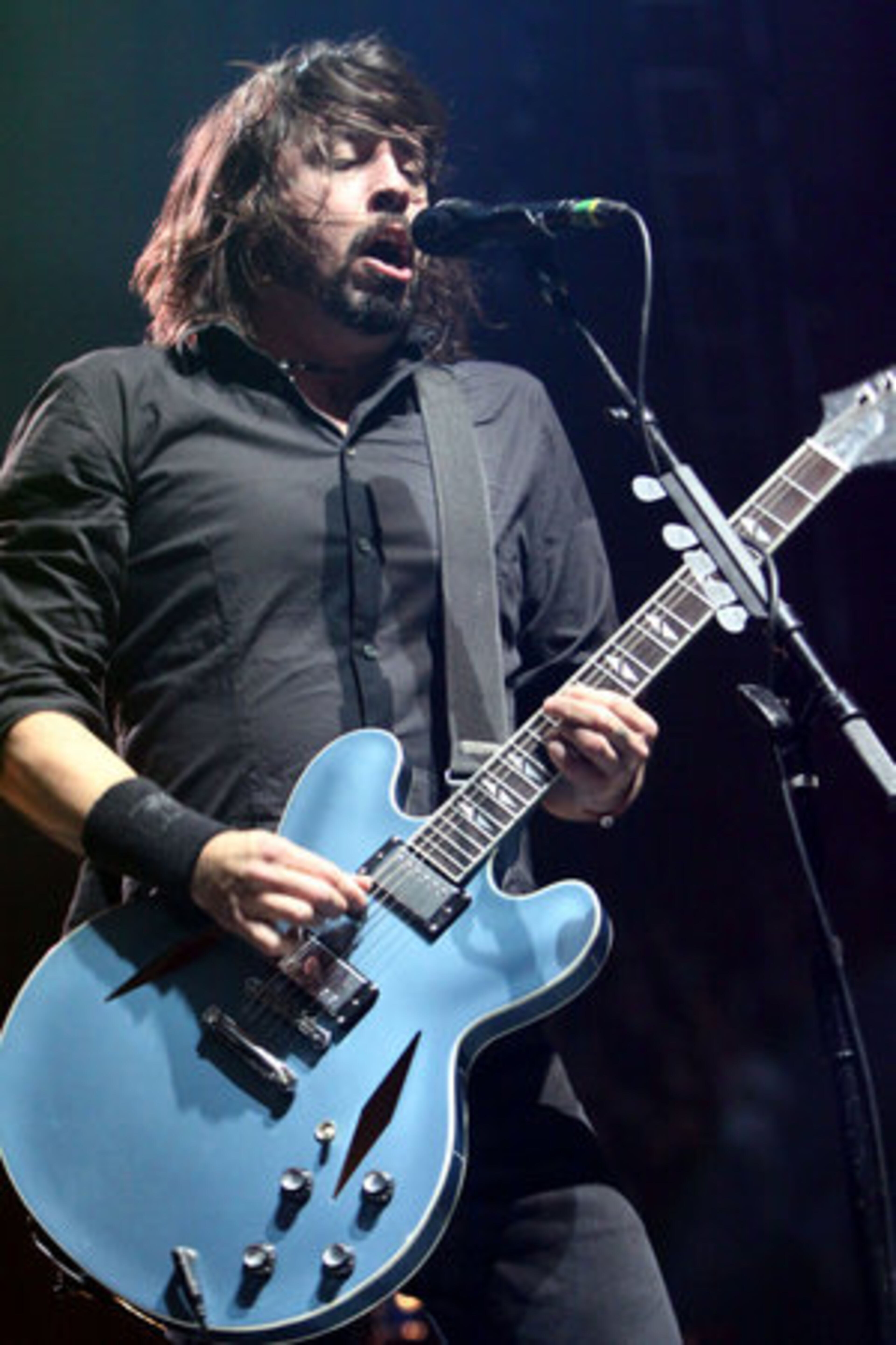 Dave Grohl leads the Foo Fighters as they perform "Bridge Burning."