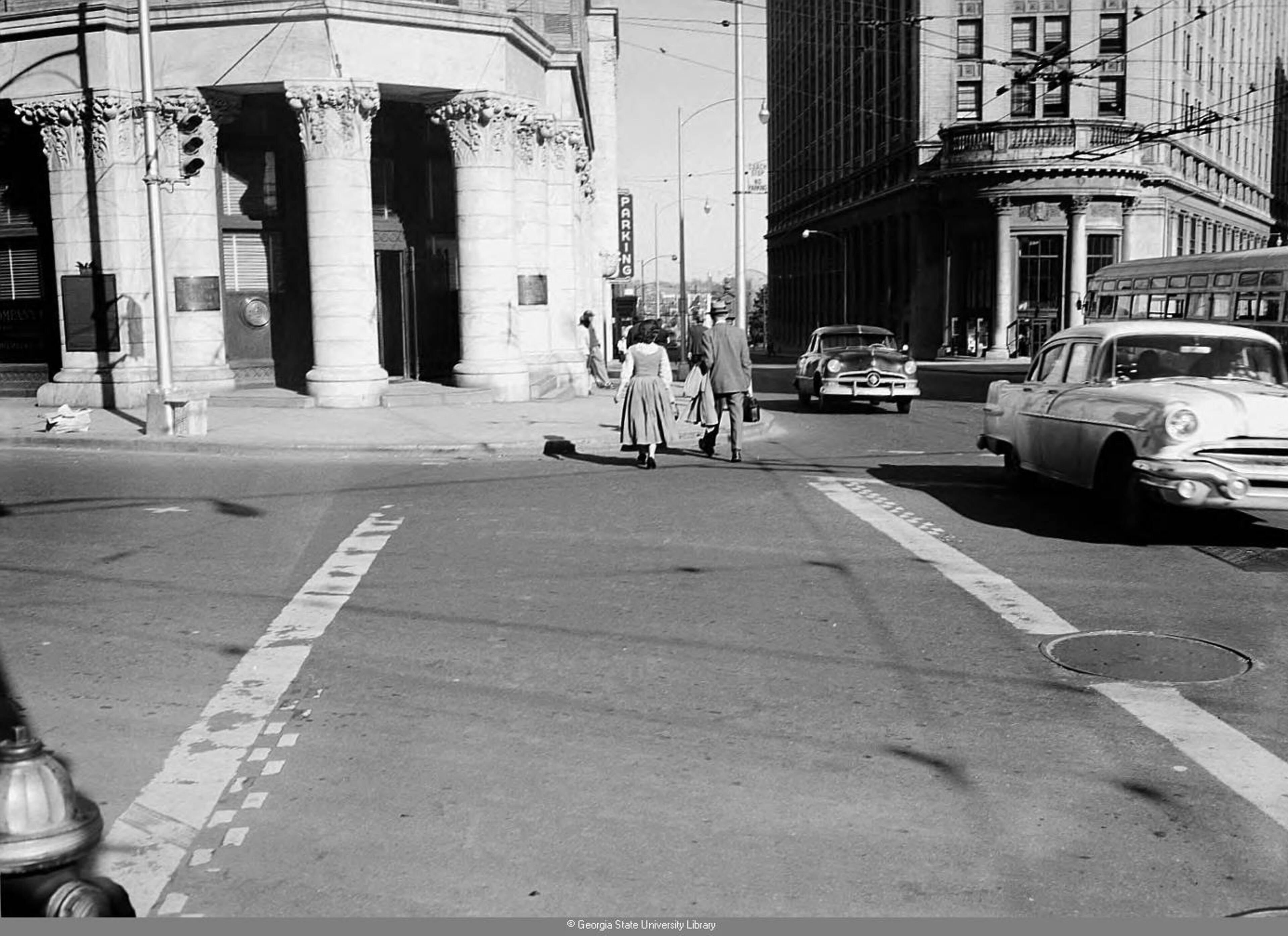 The intersection of Pryor Street and Edgewood Avenue in March 1956. LBGPNS11-048a, Lane Brothers Commercial Photographers Photographic Collection, 1920-1976. Photographic Collection, Special Collections and Archives, Georgia State University Library.