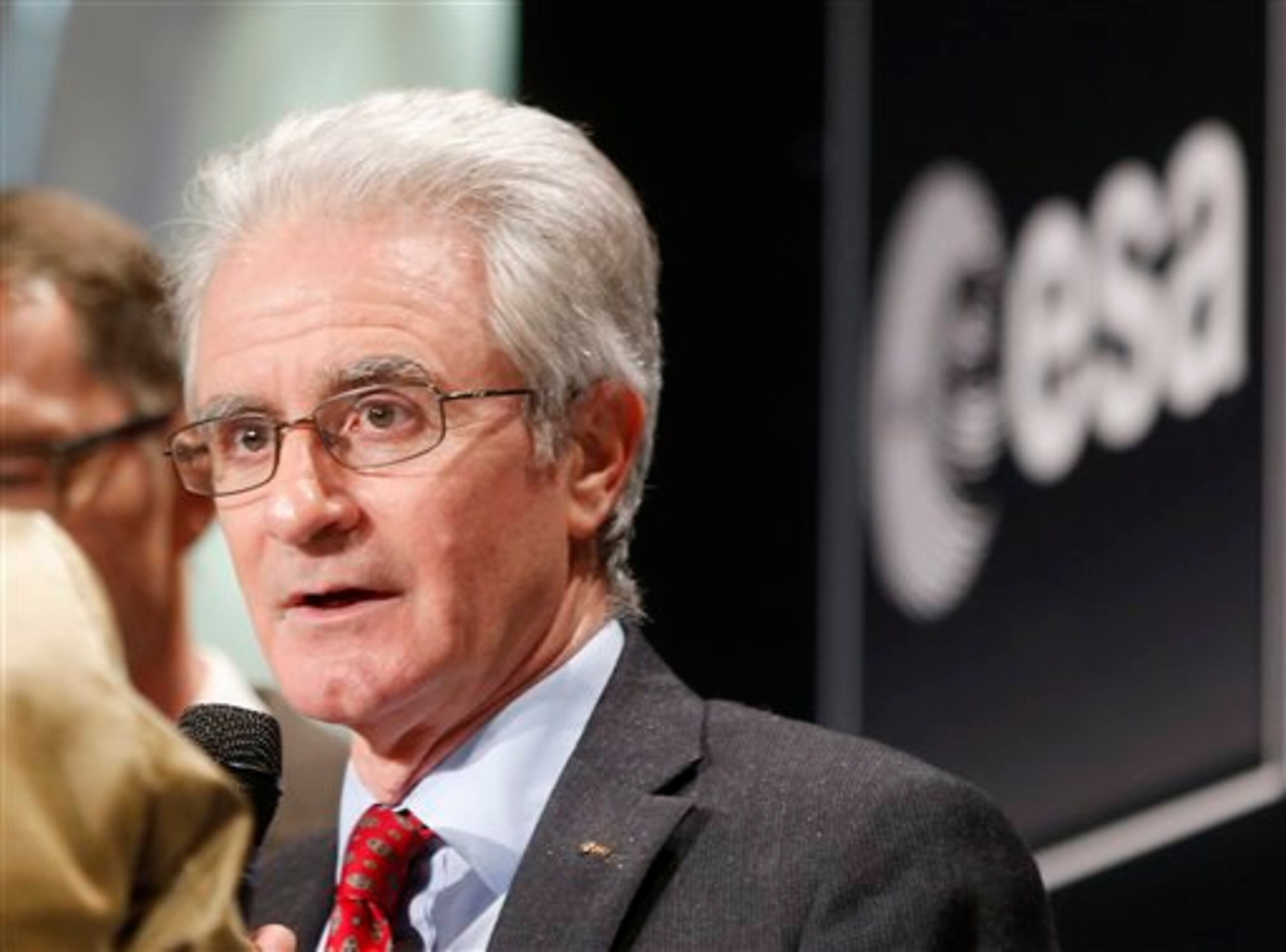 Head of mission Paolo Ferri speaks ahead the first unmanned spacecraft Philae landing on comet 67P/Churyumov-Gerasimenko, Darmstadt, Germany, Wednesday, Nov.12, 2014. Europe's Rosetta space probe was launched in 2004 with the aim of studying the comet and learning more about the origins of the universe. (AP Photo/Michael Probst)