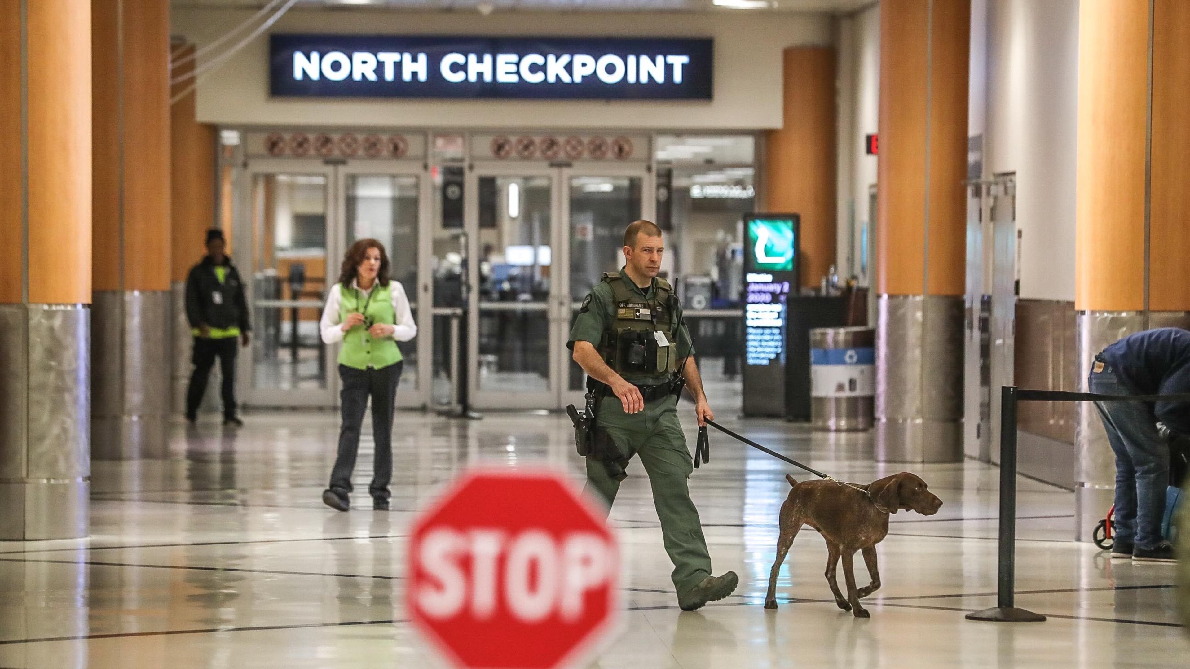 JOHN SPINK/JSPINK@AJC.COM