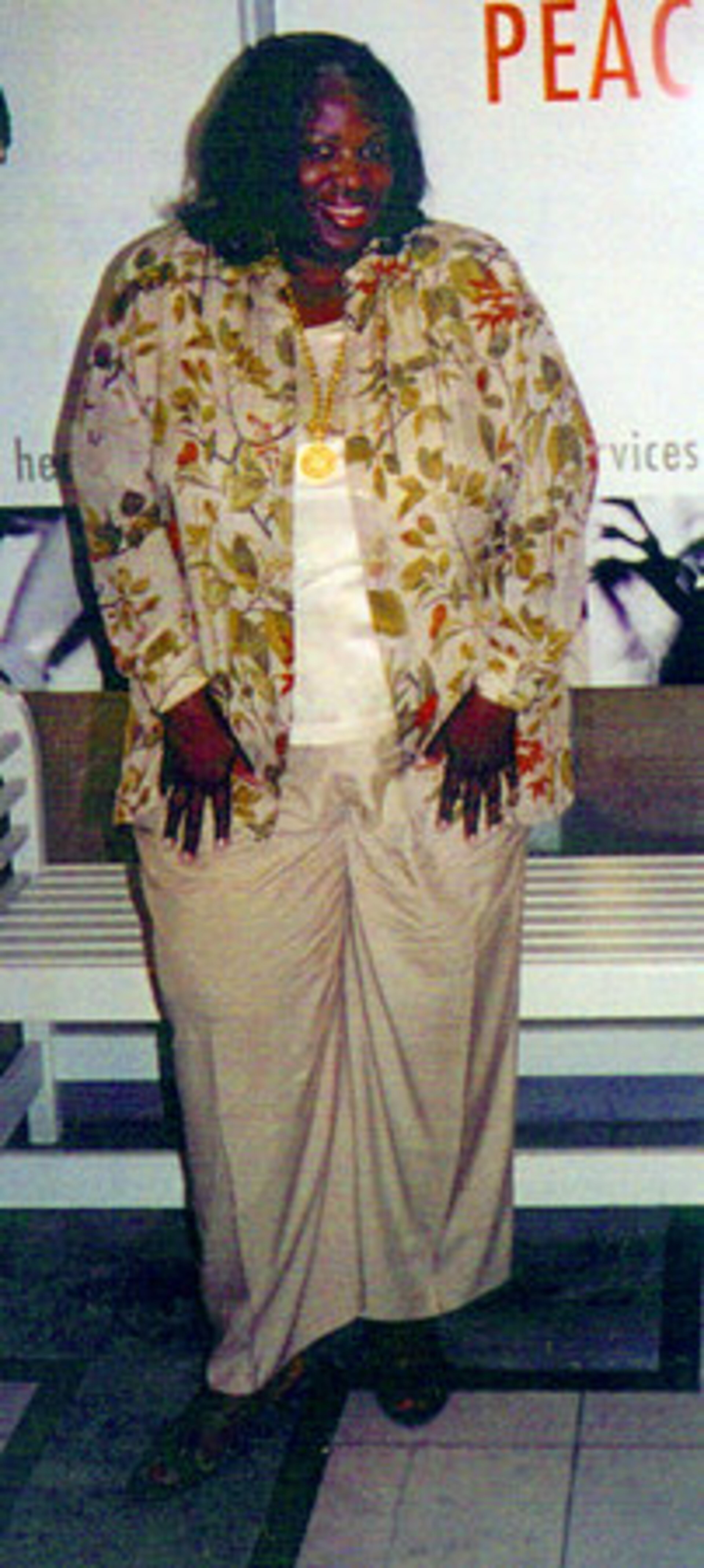 VEOLIA GIBSON: Starting weight: 400 lbs. Inspiration: Her turning point came when she realized, "You get to eat every day of your life, so you don't have to eat it all at once." She decided to start walking, and "the weight really started to come off. It worked because I didn't focus on losing 262 pounds all at once. I just focused on being healthy and walking."