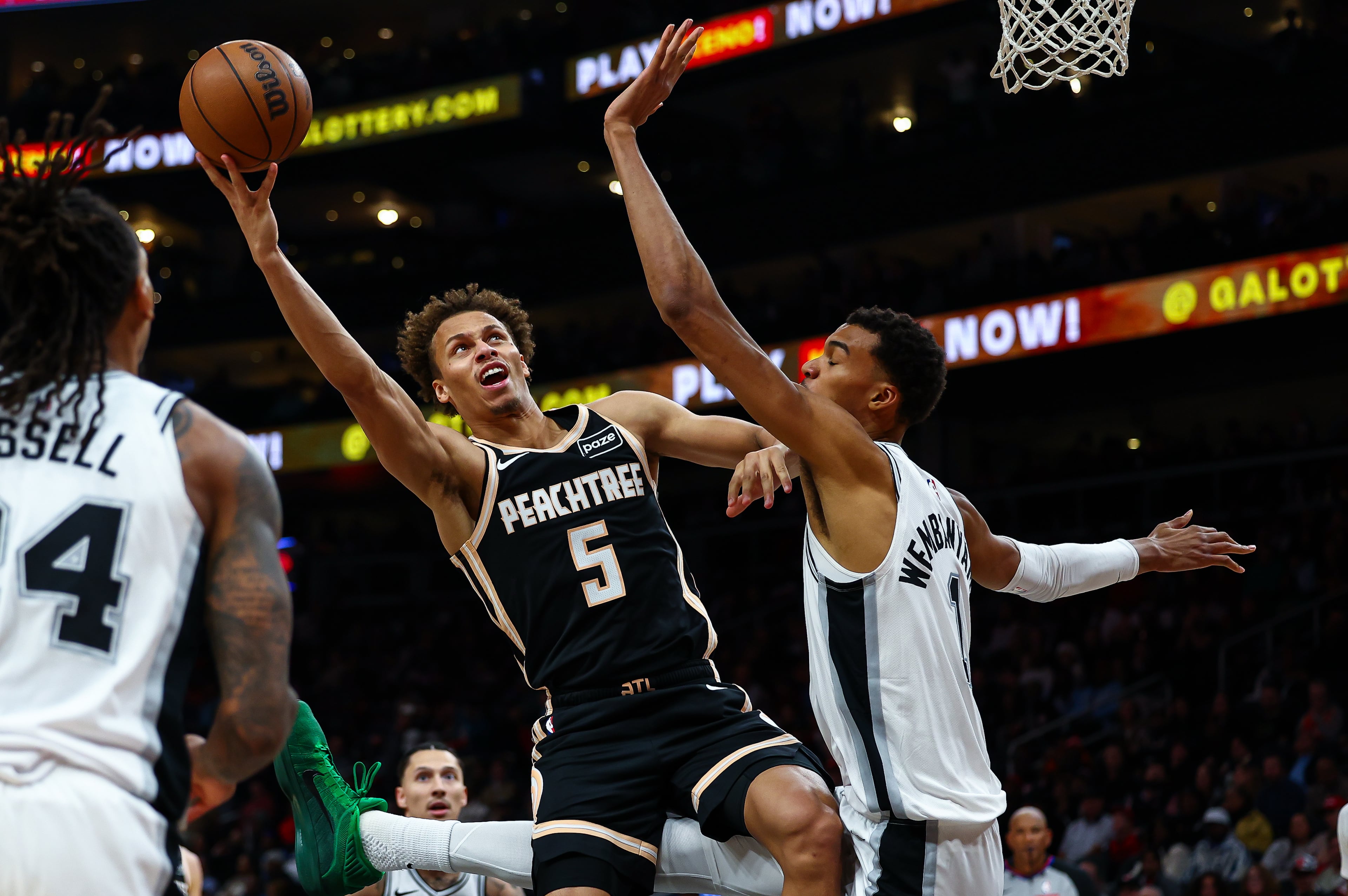 Spurs Hawks Basketball