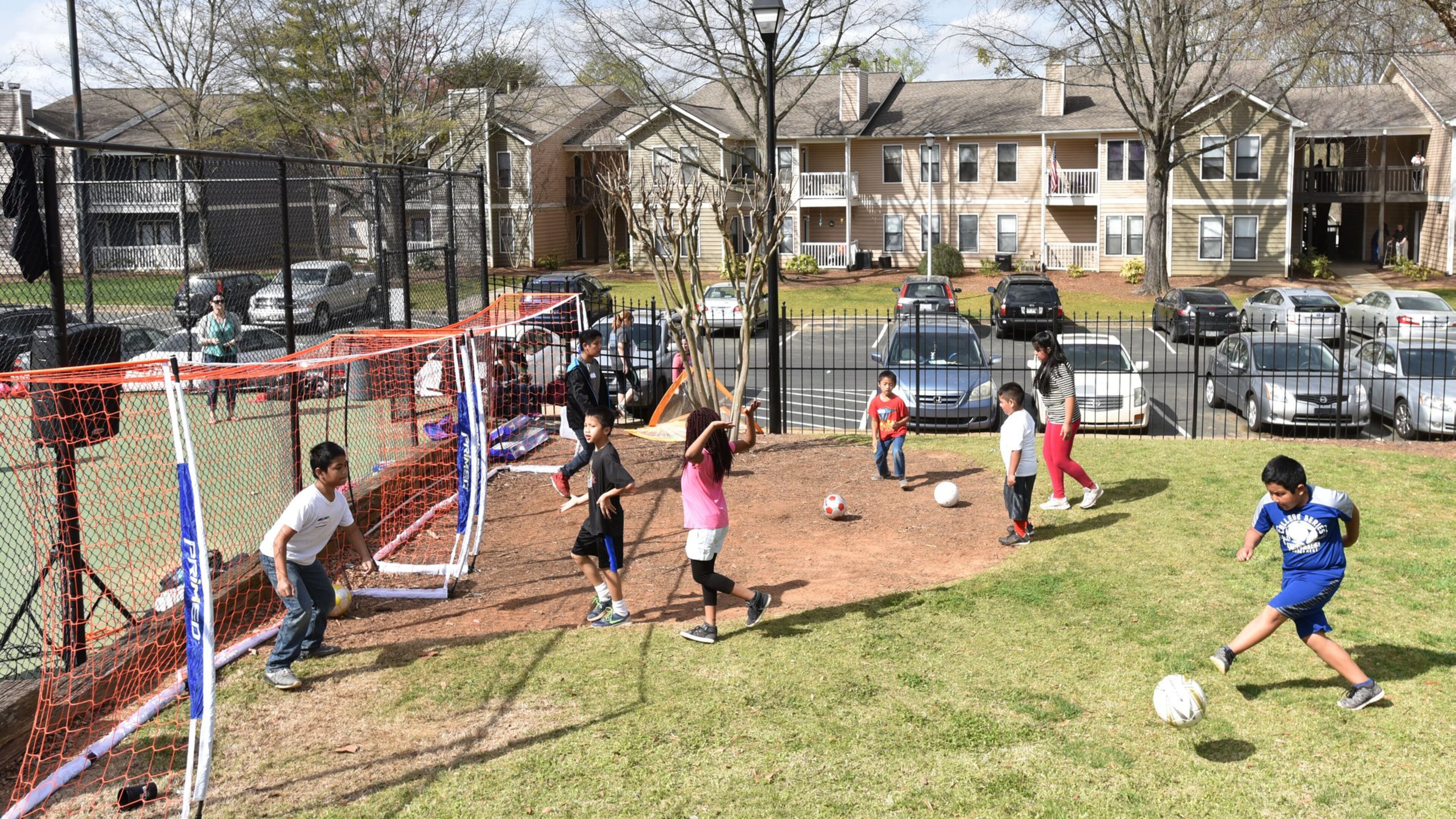 Marietta will receive $9.25 million for the sale of around 28 acres at 1019 Franklin Gateway to Marietta LB. Franklin Gateway, formerly Franklin Road, has been targeted by aggressive redevelopment efforts by the city of Marietta. HYOSUB SHIN / HSHIN@AJC.COM