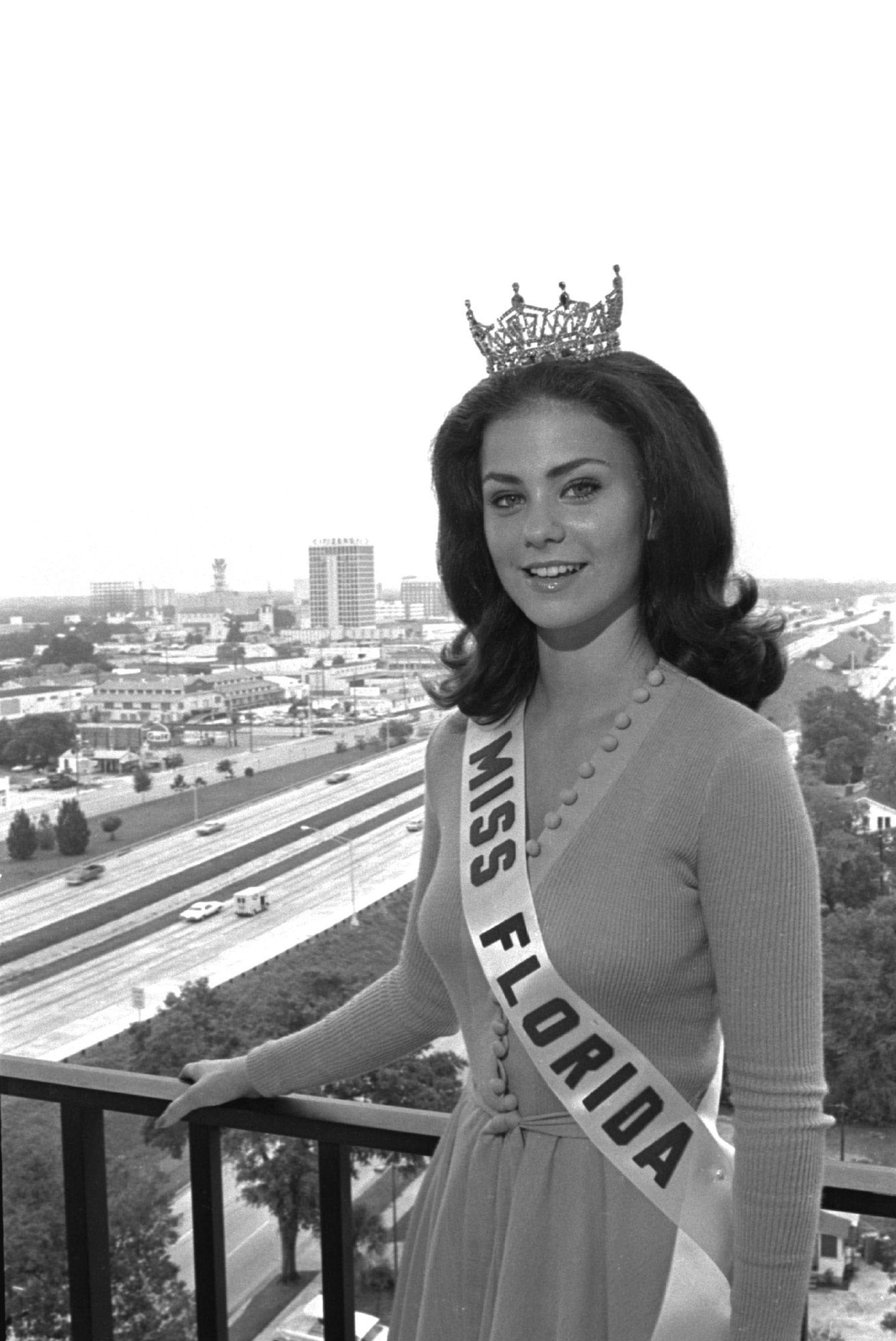 Designing Woman Delta Burke competed in several pageants as a teen, and represented Florida in the Miss America pageant after being named the youngest Miss Florida in pageant history in 1974.