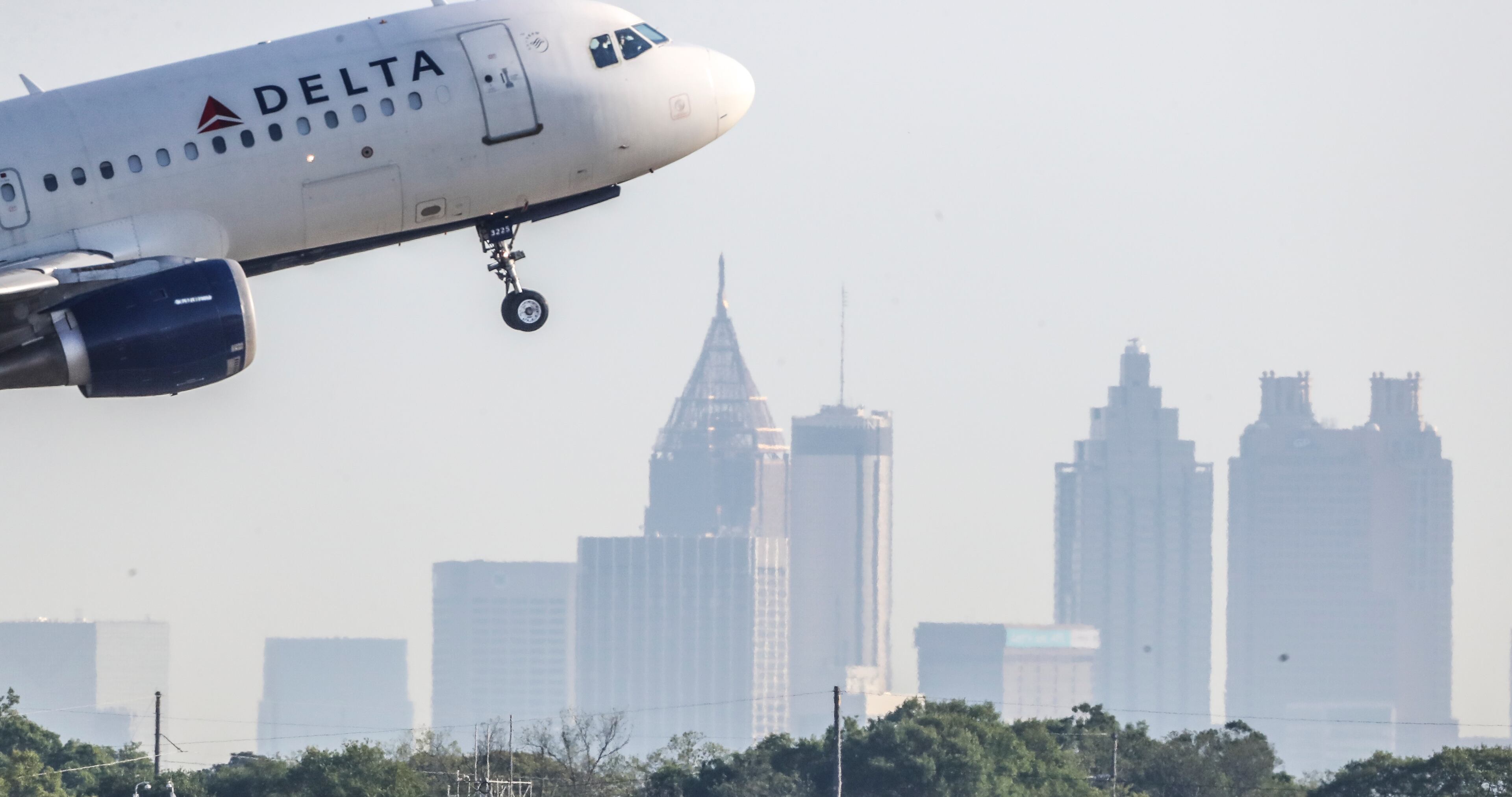 April 27, 2021 Hartsfield-Jackson Airport: A Delta Air Lines takes off from Hartsfield-Jackson International Airport. (John Spink / John.Spink@ajc.com)