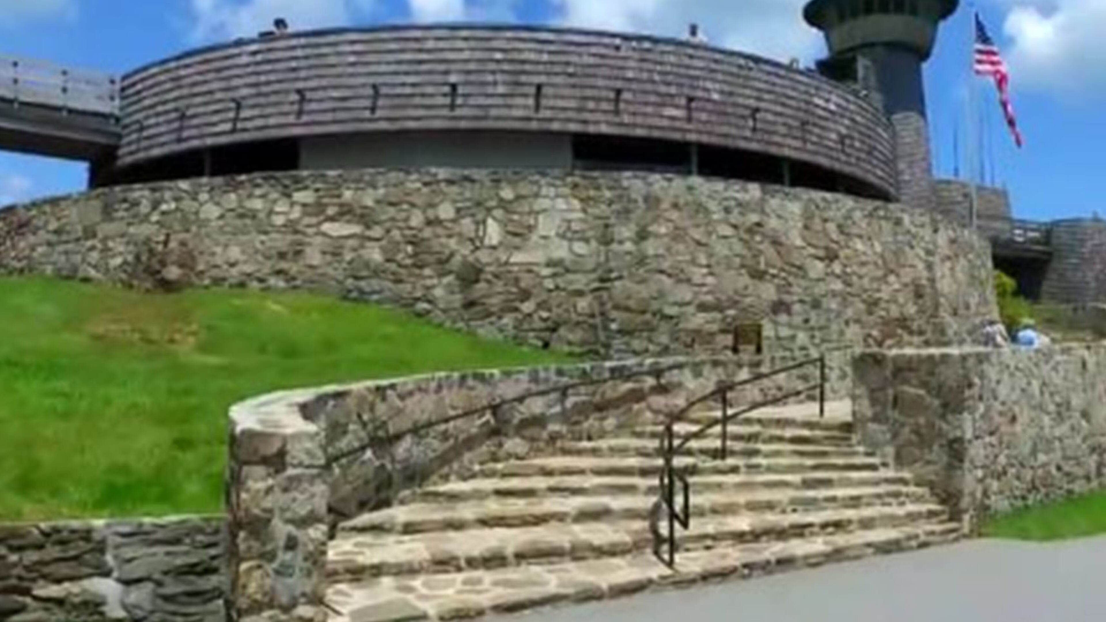 Entrance to the Brasstown Bald summit