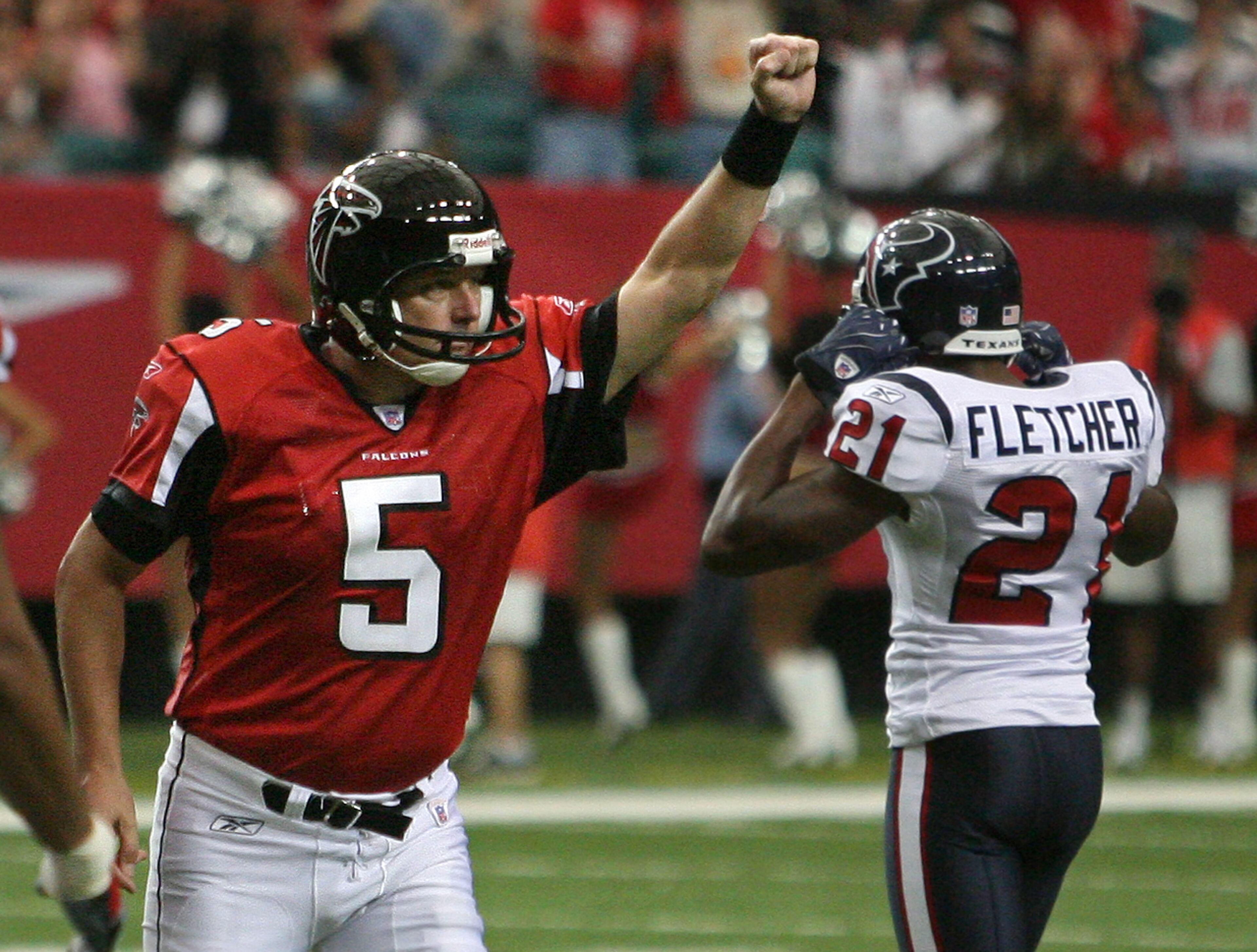 Falcons kicker Morten Andersen makes a long field goal against the Texans on Sept. 30, 2007. CURTIS COMPTON / Staff
