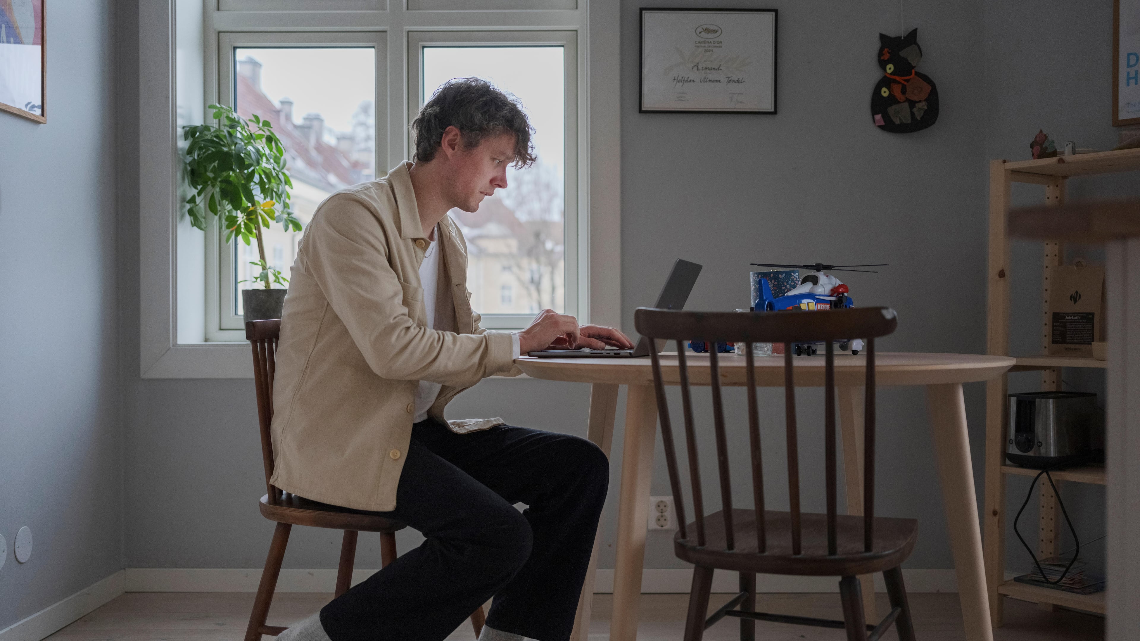 A computer crash can feel like a crisis in the moment. Taking a step back can help put everyday frustrations in perspective. (Andrea Gjestvang/The New York Times)