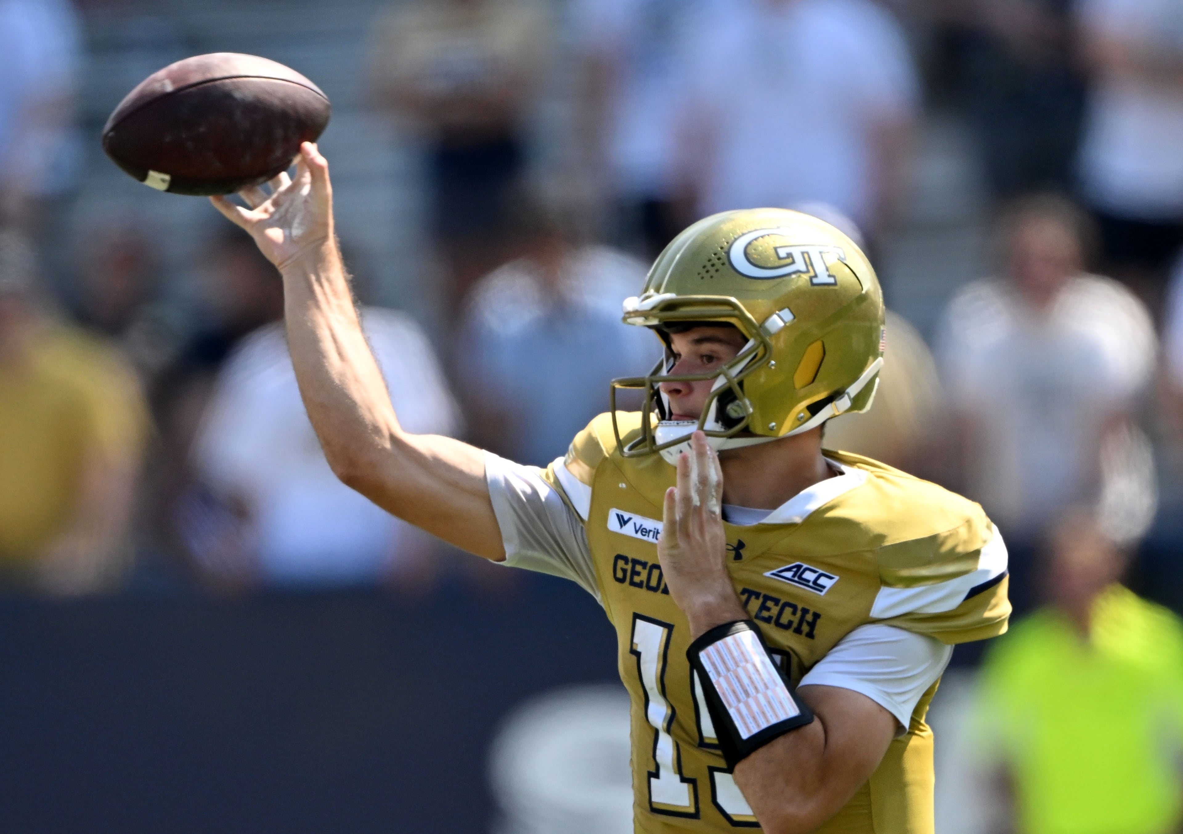 Georgia Tech quarterback Alberto Mendoza (15) gets off a pass during the second half in an NCAA college football game at Bobby Dodd Stadium on Saturday, Sept. 19, 2026, in Atlanta. Georgia Tech won 44-11 over Mercer. (Hyosub Shin/AJC)