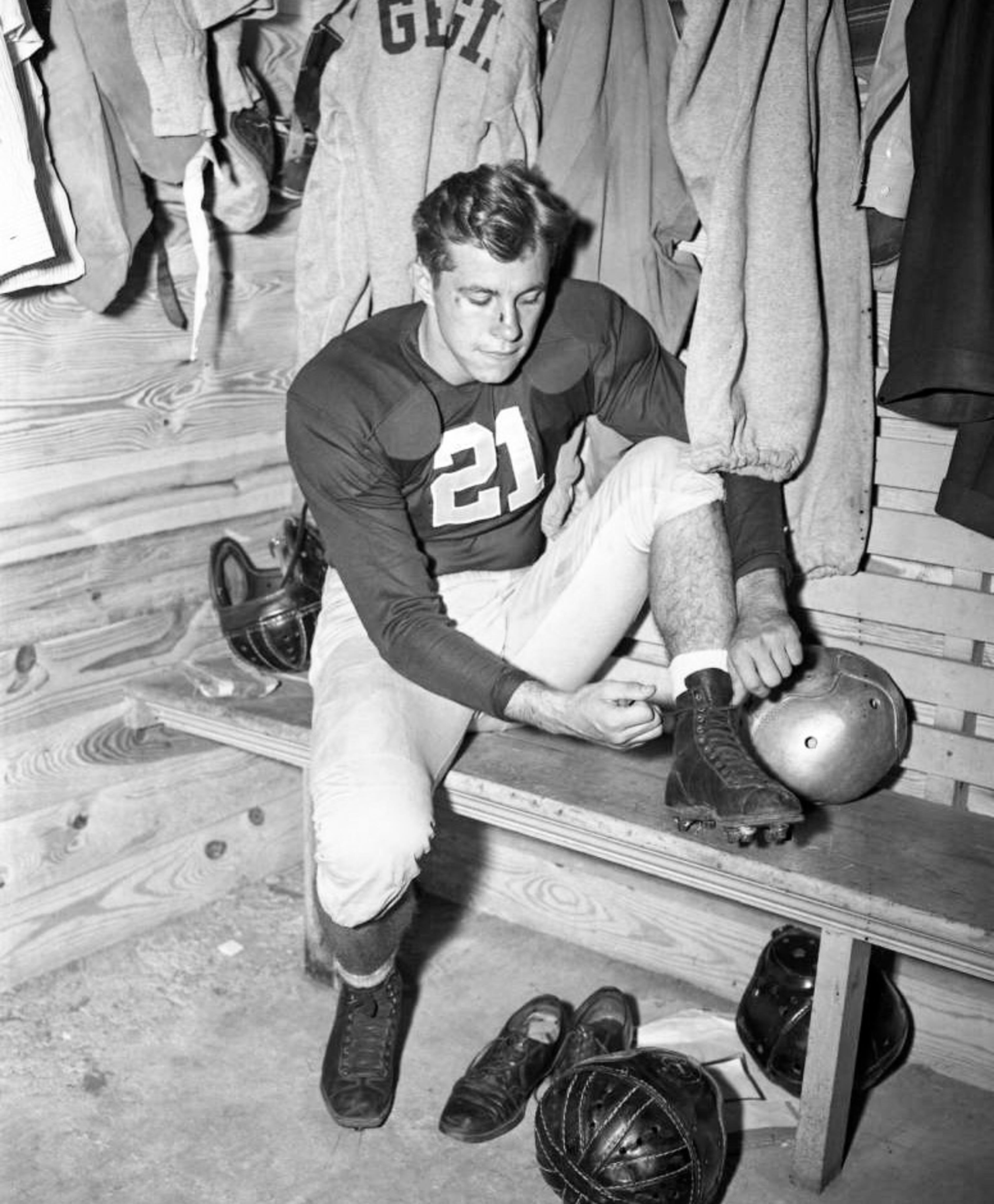 Georgia Bulldogs' Heisman Triophy winner and future College Football Hall of Famer Frank Sinkwich in 1942