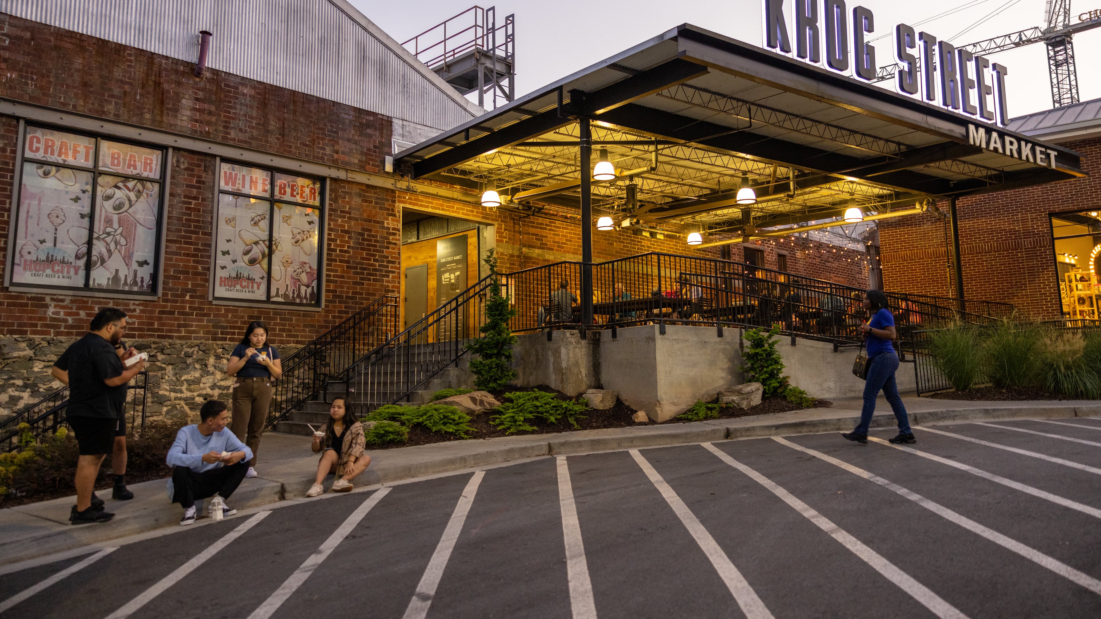 People enjoy dessert in front of Krog Street Market, Sept. 17, 2022. (Brandon McKeown/Access Atlanta)