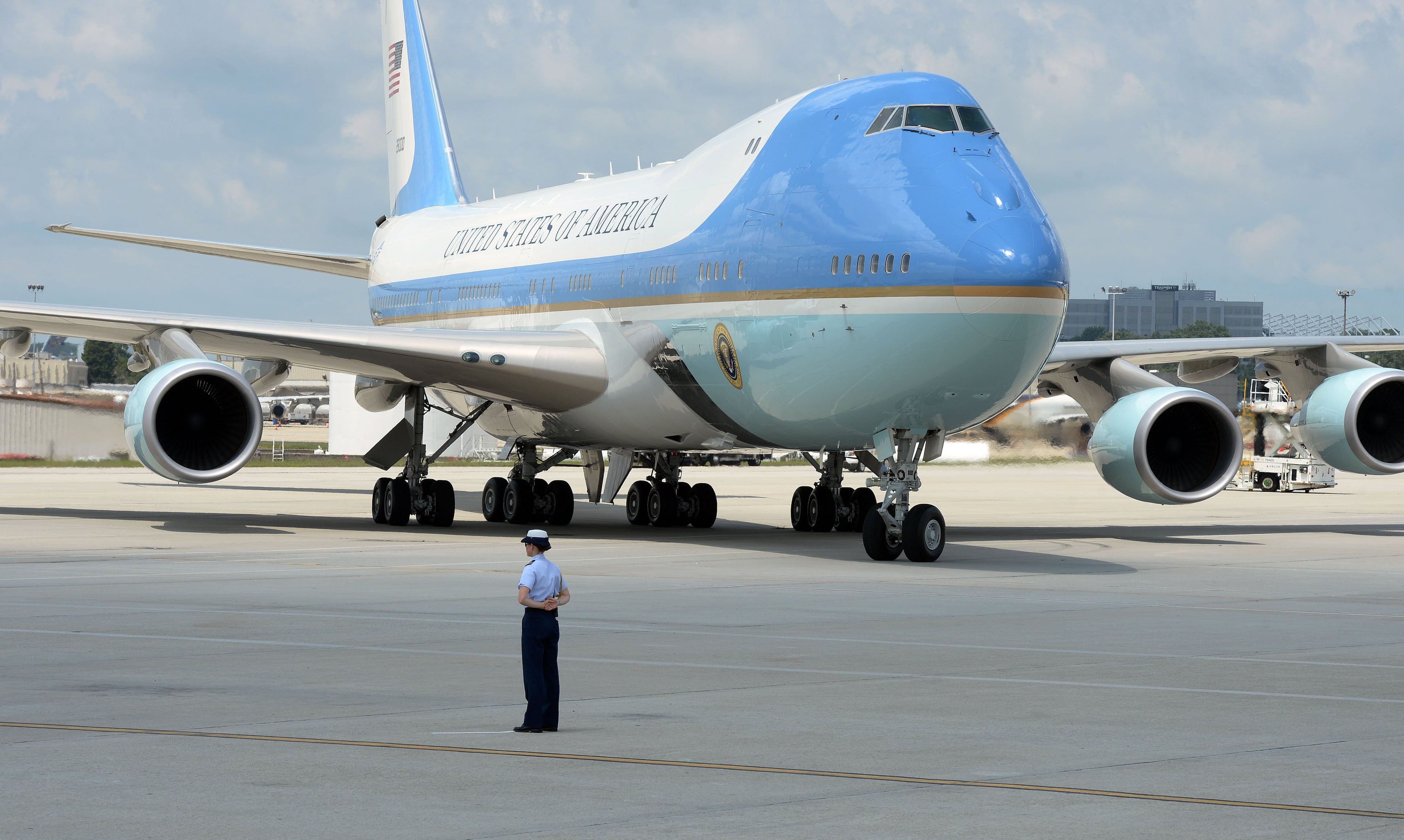 Air Force One arrives at Hartsfield-Jackson International Airport with President Barack Obama for a speech to the Disabled American Veterans and a fundraiser, Monday, August 1, 2016. KENT D. JOHNSON/KDJOHNSON@AJC.COM