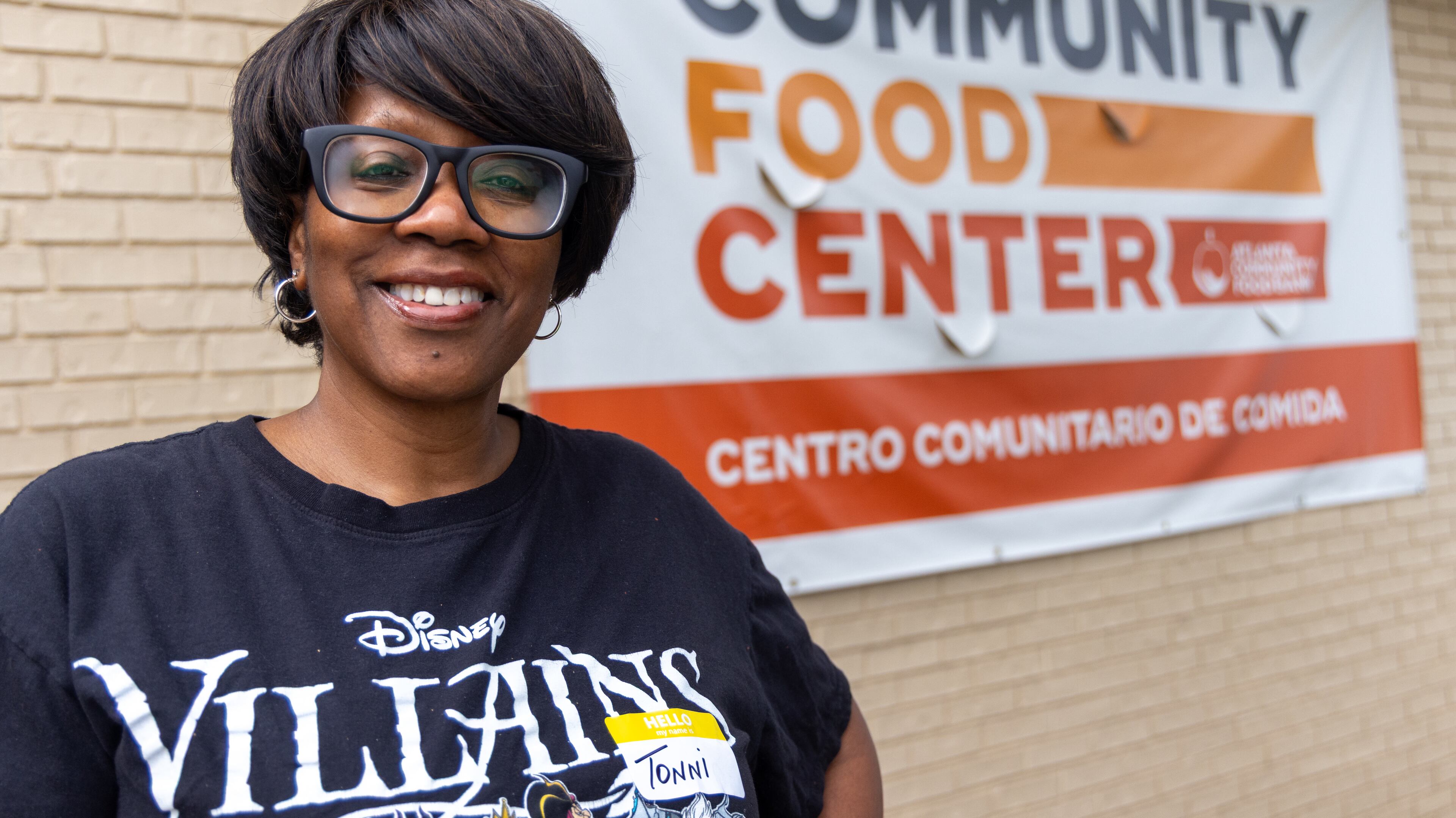 Portrait of Tonni Gillis, who volunteers at the Atlanta Community Food Bank on Tara Boulevard in Jonesboro five days a week. Gillis is one of those truly dedicated volunteers, working for the community food bank at one of its centers every day it's open and she's been doing that for more than a year. PHIL SKINNER FOR THE ATLANTA JOURNAL-CONSTITUTION