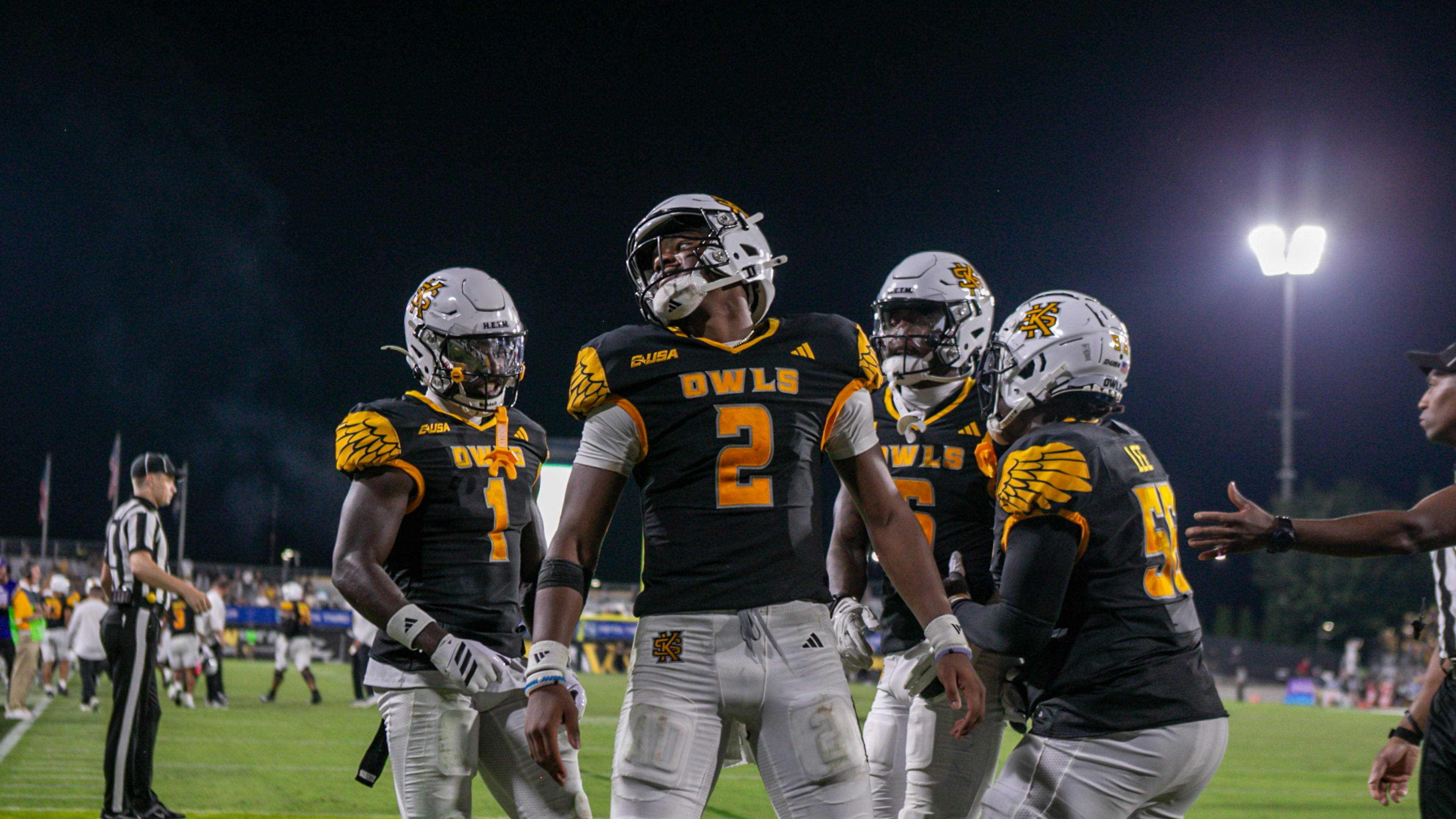 Kennesaw State QB Amari Odom celebrates with teammates after a touchdown, Sept. 20, 2025, against Arkansas State. (Dave Williamson/Kennesaw State Athletics)