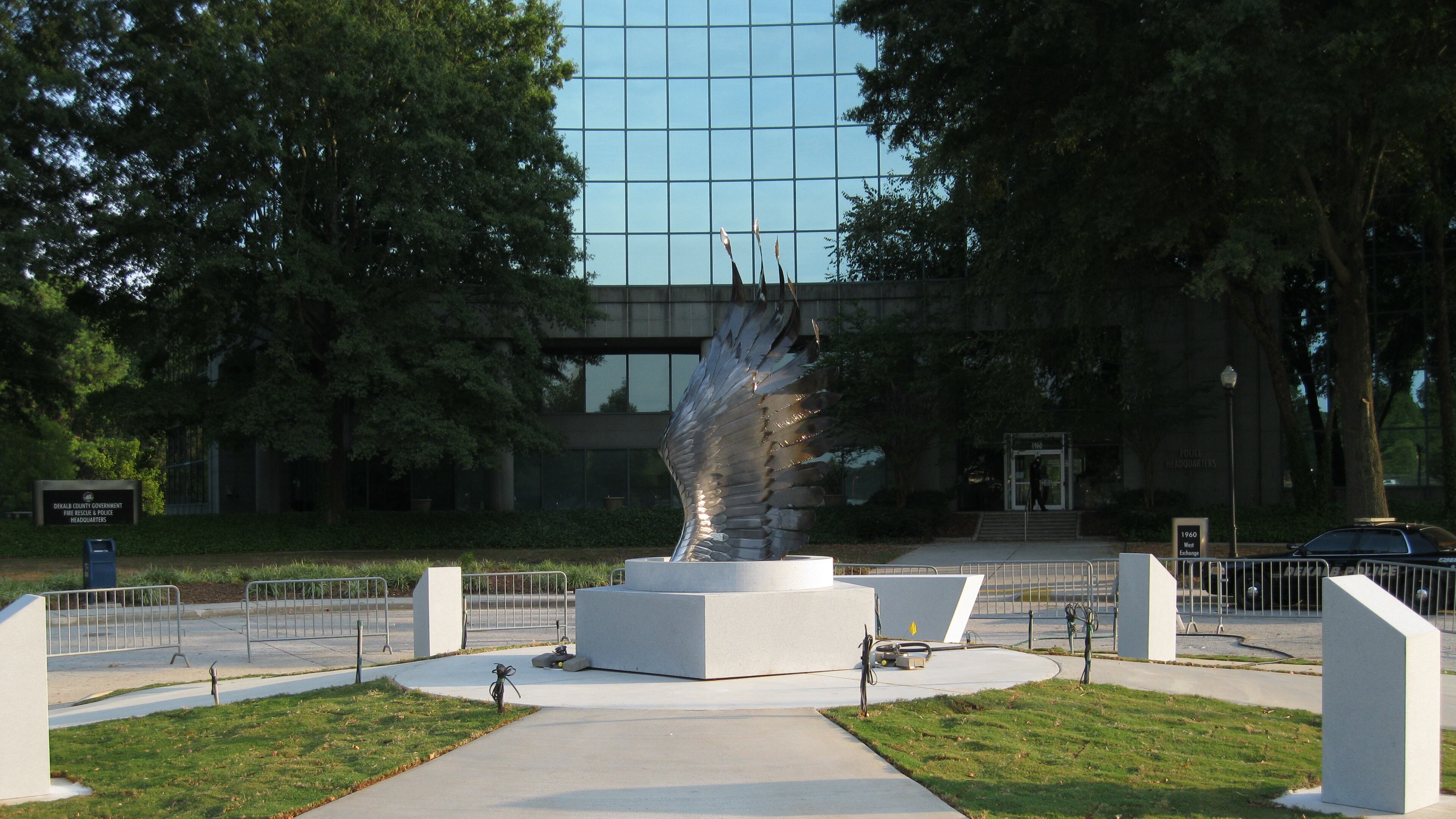DeKalb County firefighter Doug Harms teamed with local sculptor Curtis James “C.J.” Miller to design a memorial to the victims of the 9/11 terrorist attacks.